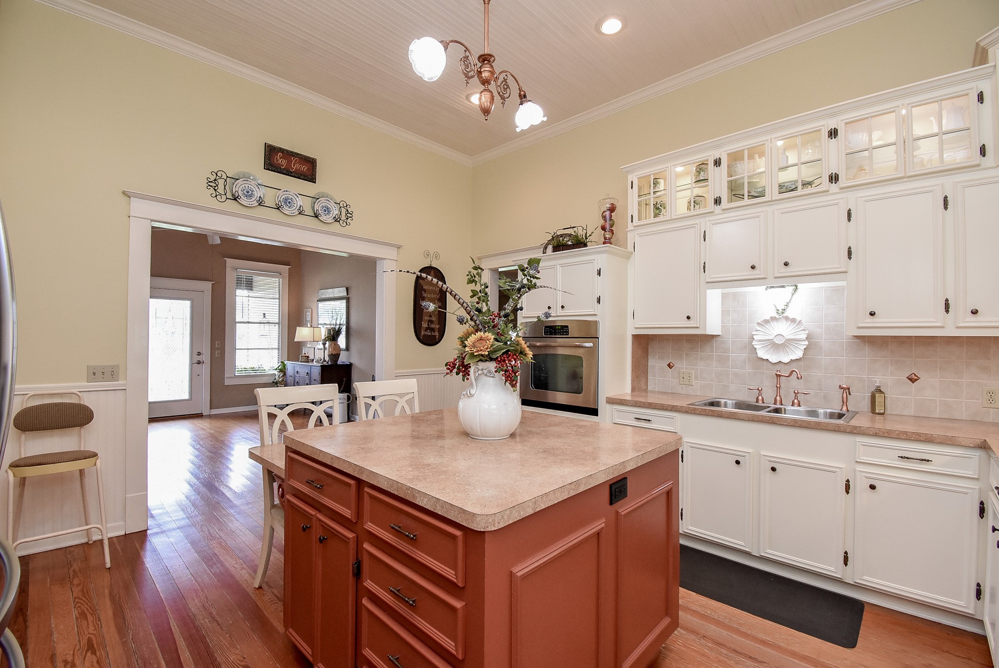 401 Fahrenthold Street Property Photo 14