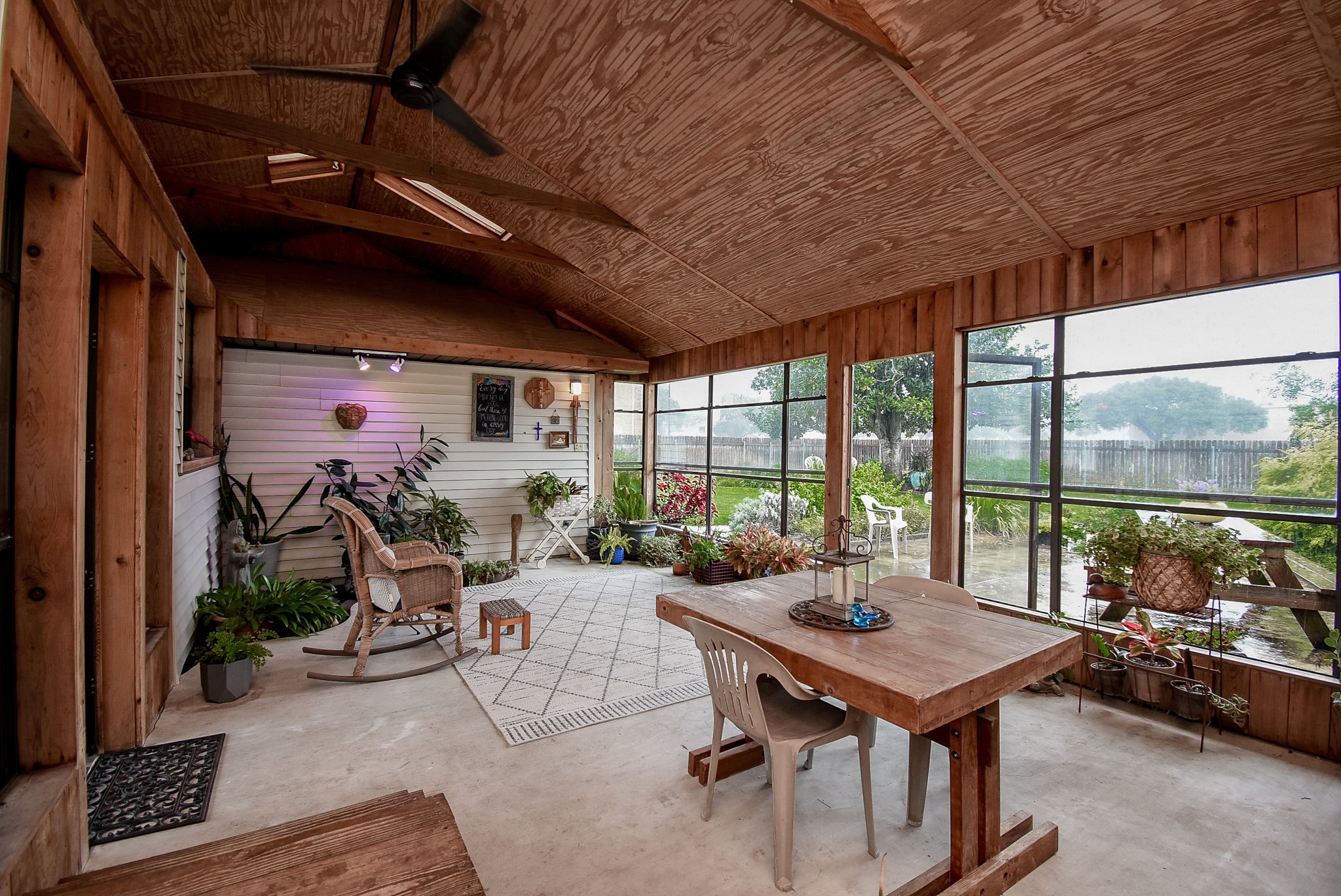 401 Fahrenthold Street Property Photo 37