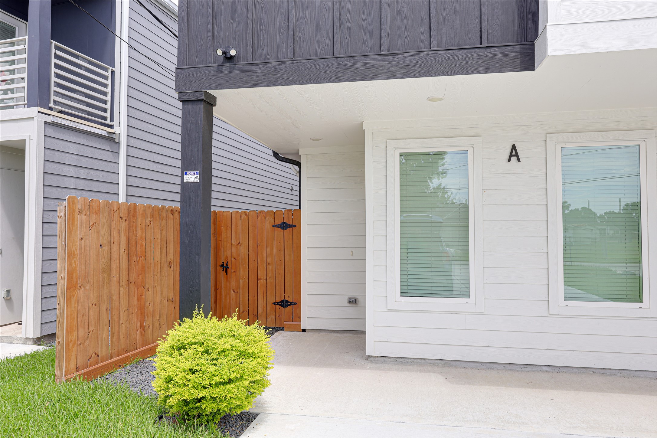 934 South Lane A Property Photo 3