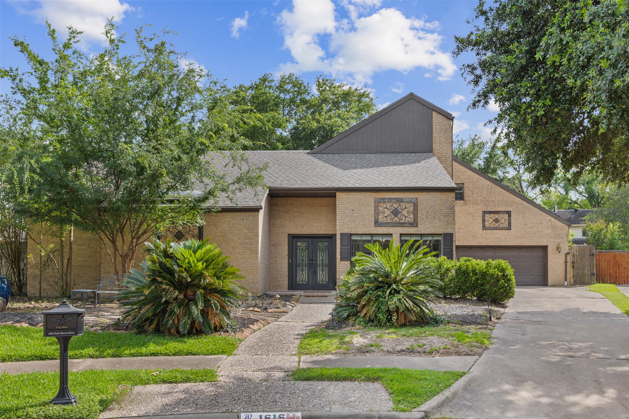 1616 Park Haven Drive Property Photo 1