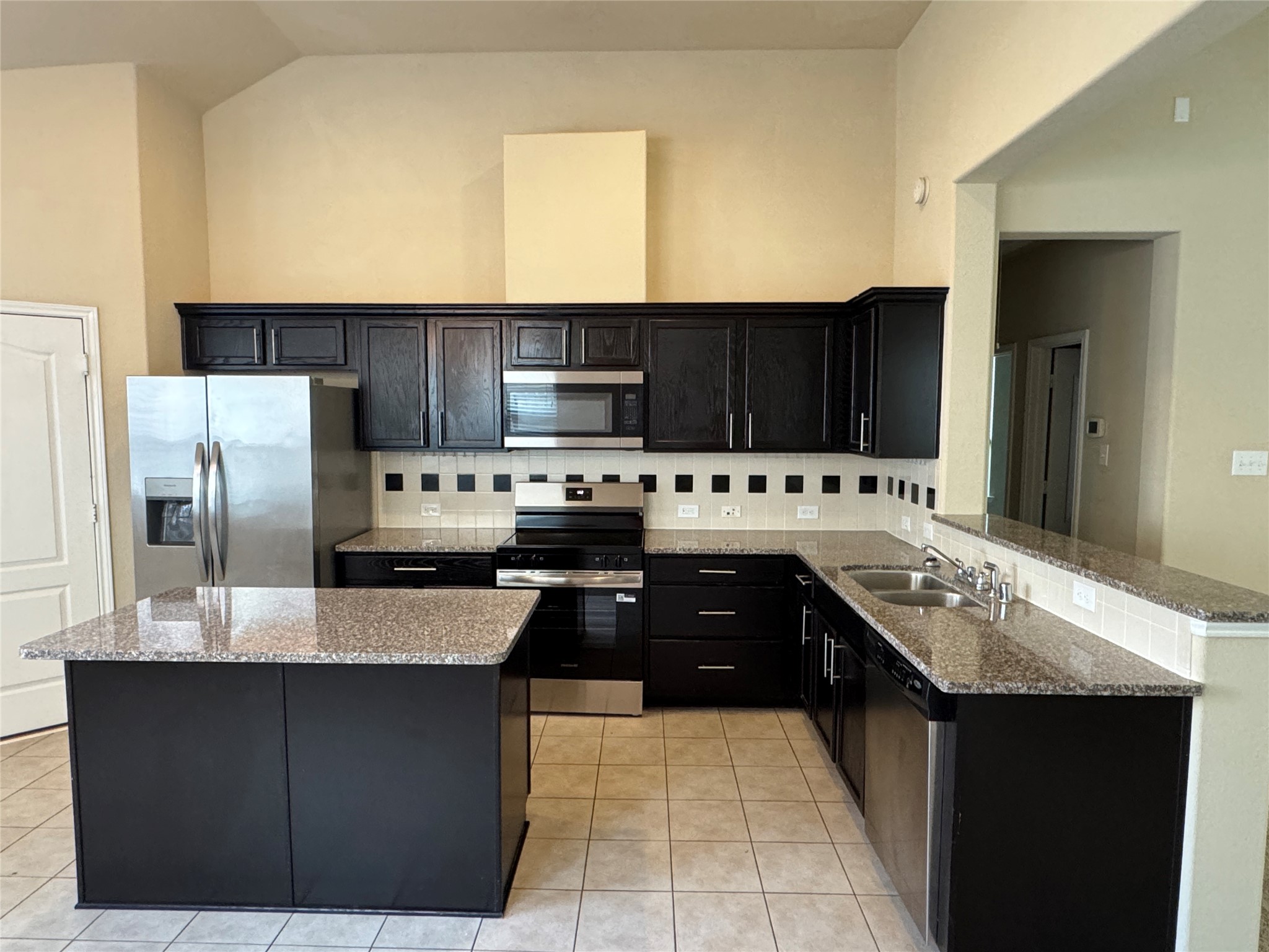 17207 Mitchell Pass Lane Property Photo 5