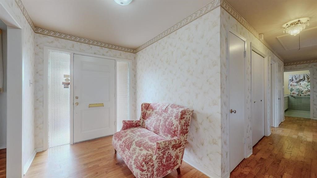 5710 Pickwick Lane Property Photo 7