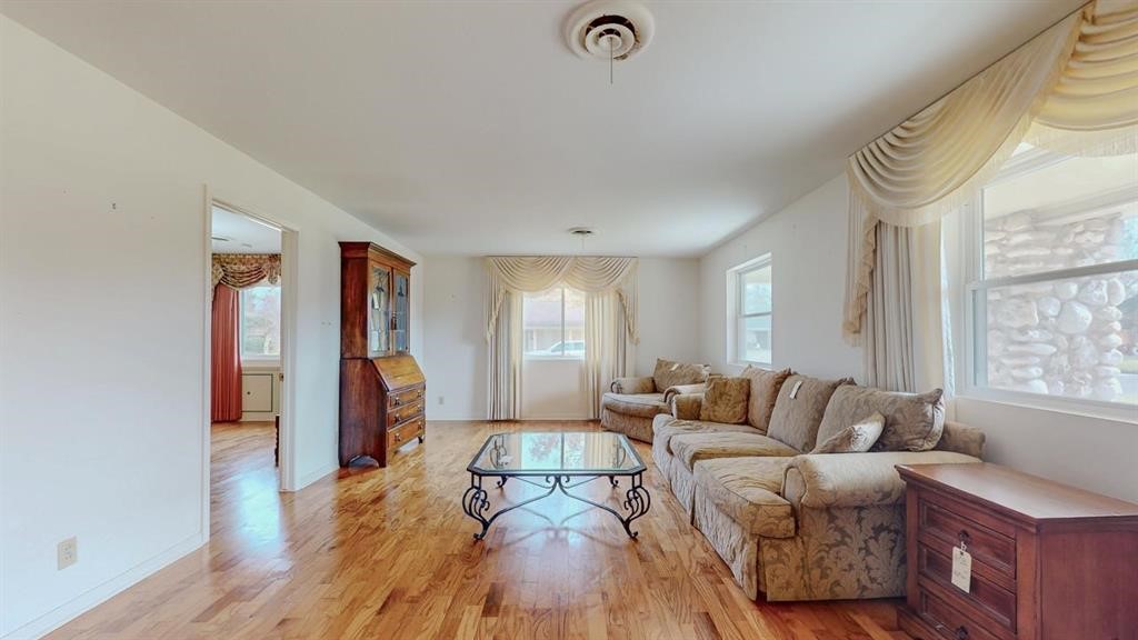 5710 Pickwick Lane Property Photo 9