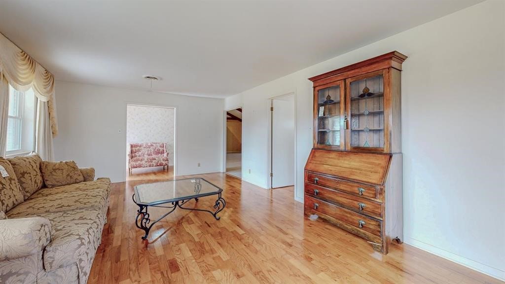 5710 Pickwick Lane Property Photo 13