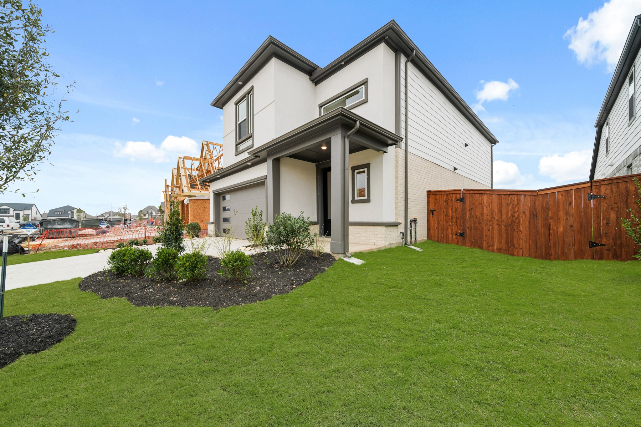 10206 Van Gogh Court Property Photo 2