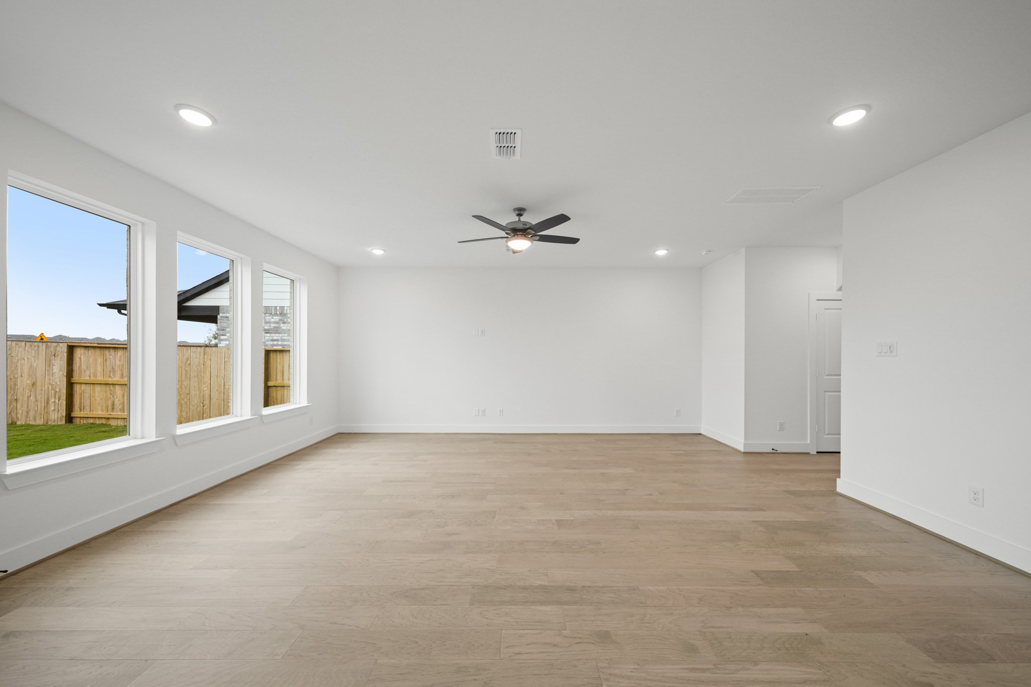 10206 Van Gogh Court Property Photo 5