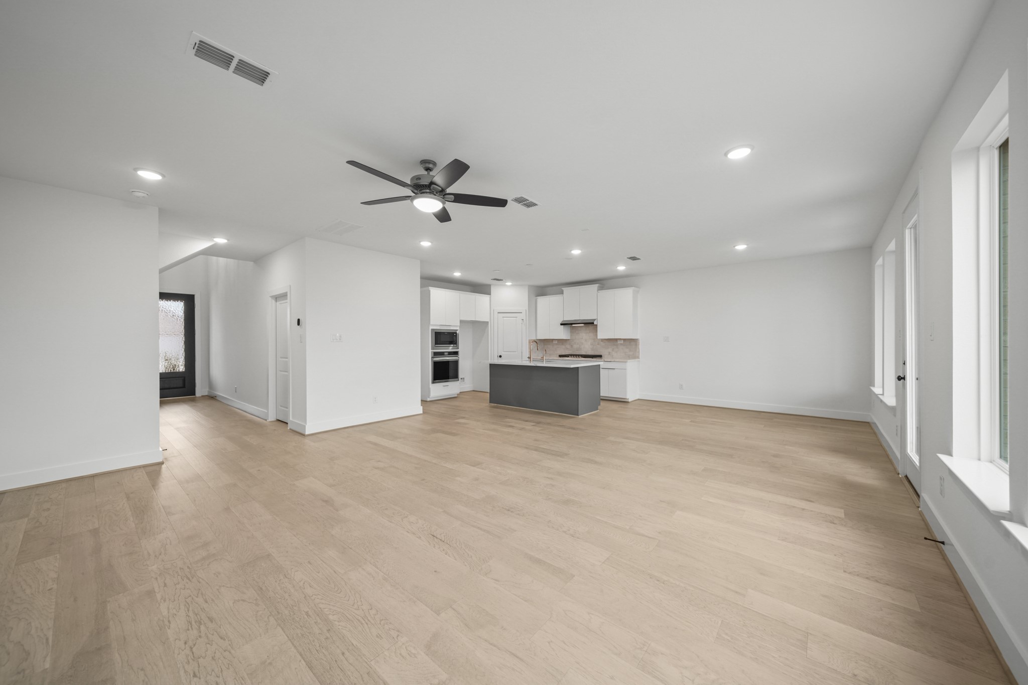 10206 Van Gogh Court Property Photo 6