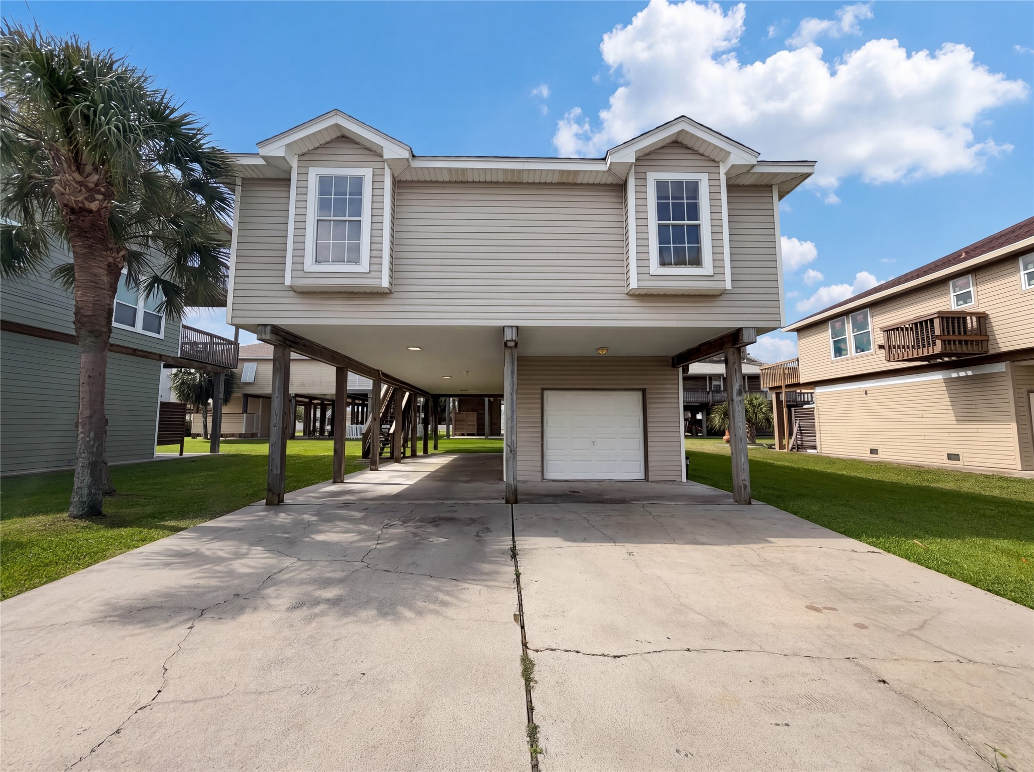 13909 Pirates Beach Boulevard Property Photo 1