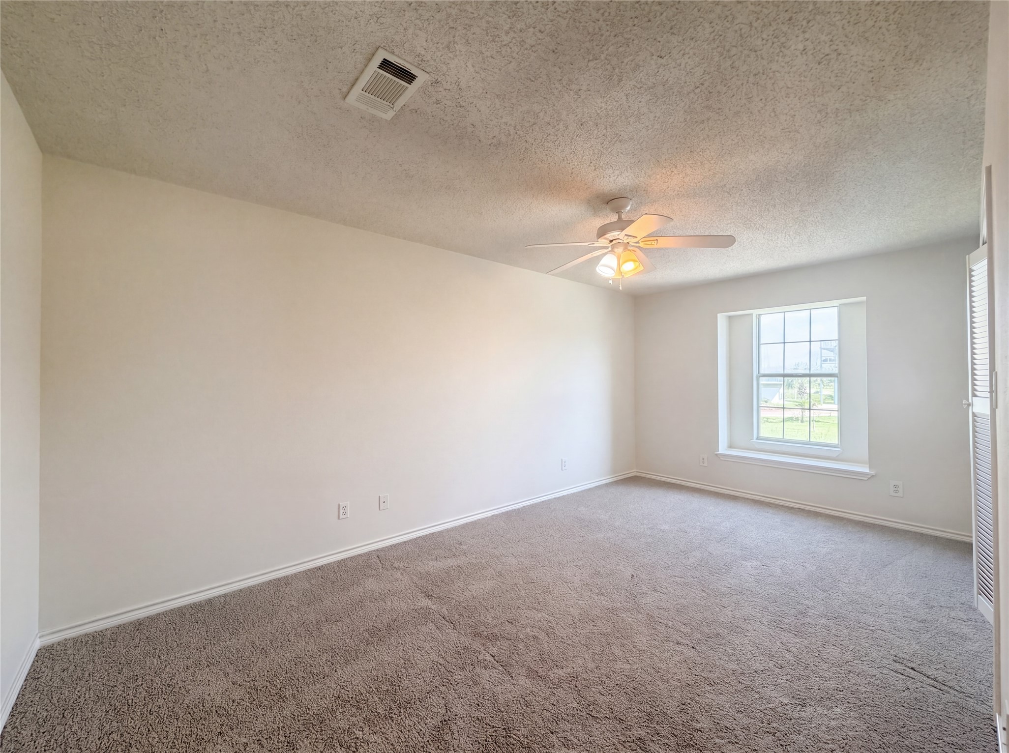13909 Pirates Beach Boulevard Property Photo 4