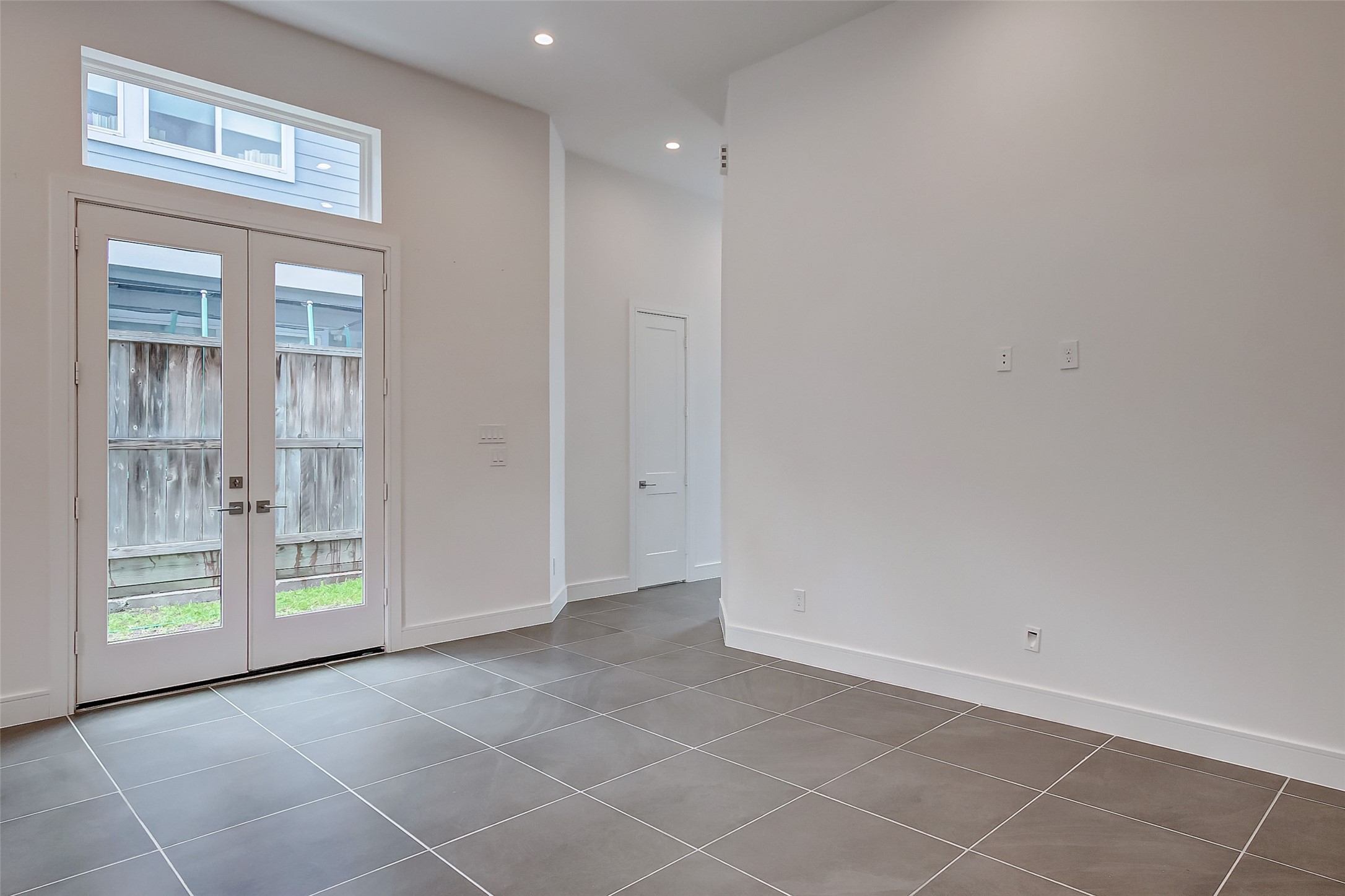 8926 Spring Knoll Forest Drive Property Photo 3