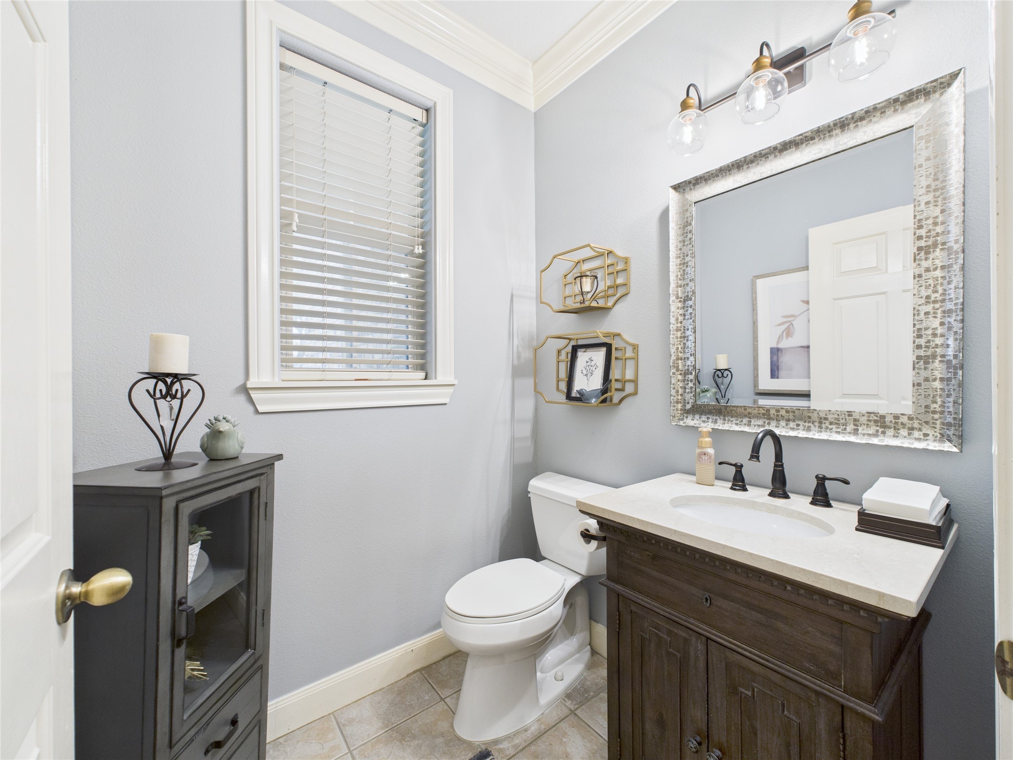 6846 Kemper Drive Property Photo 7