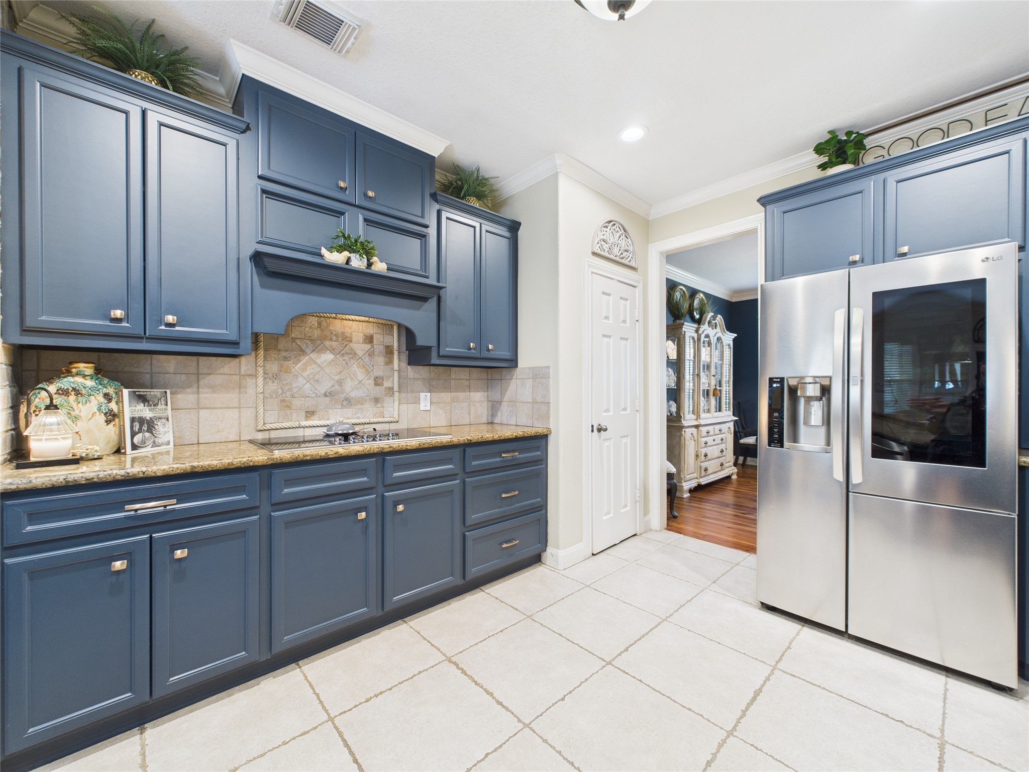 6846 Kemper Drive Property Photo 9