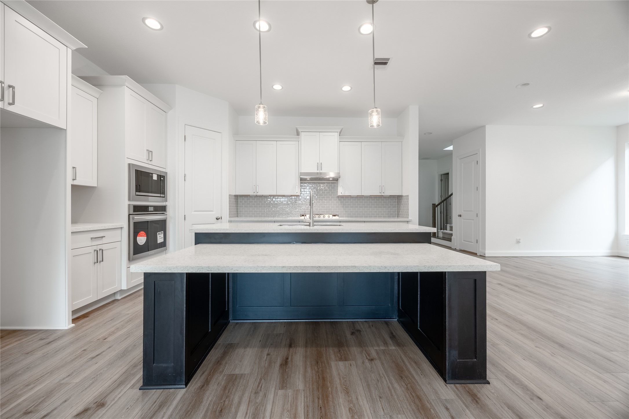 825 Laguna Green Lane Property Photo 3