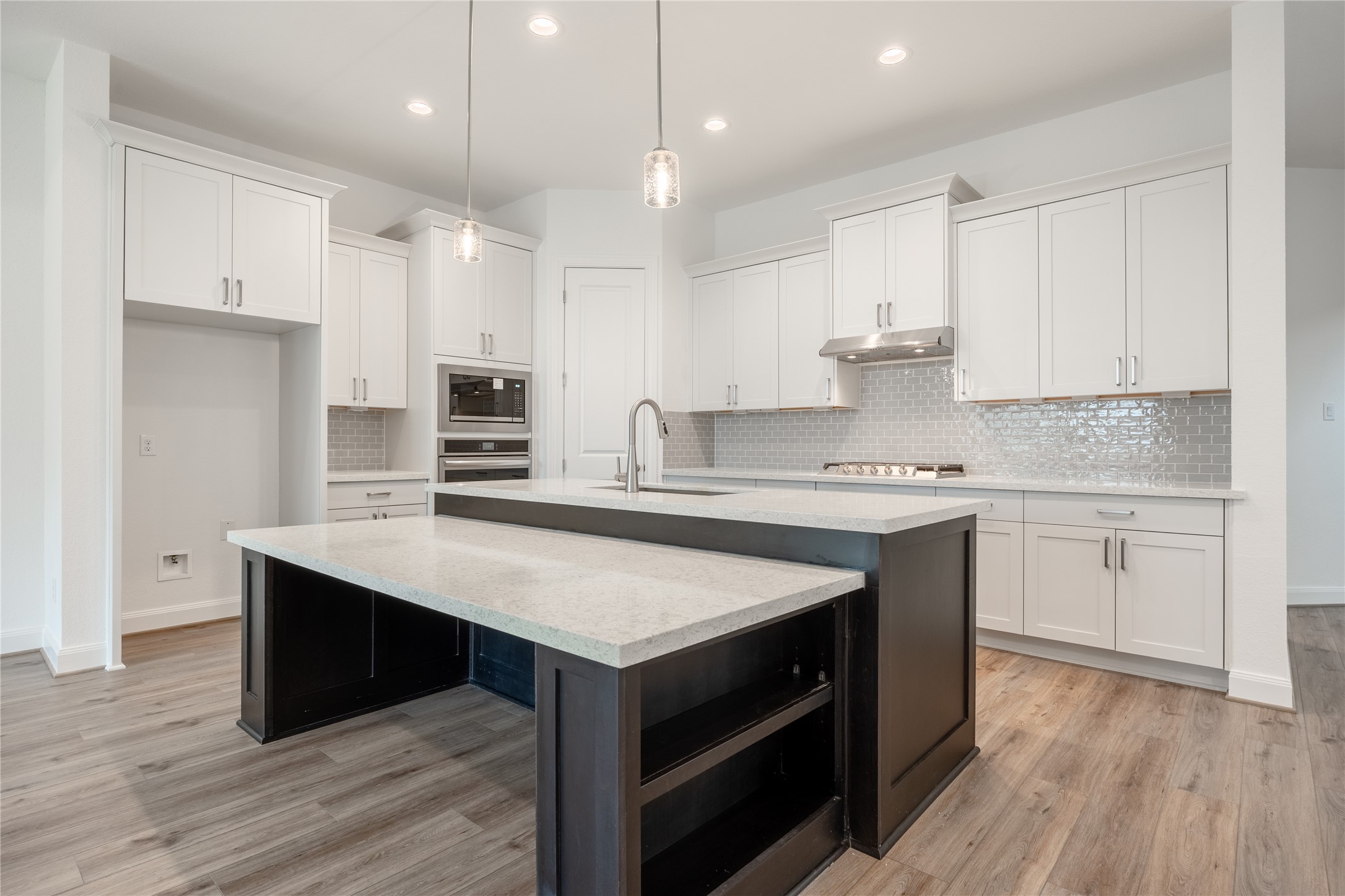 825 Laguna Green Lane Property Photo 4