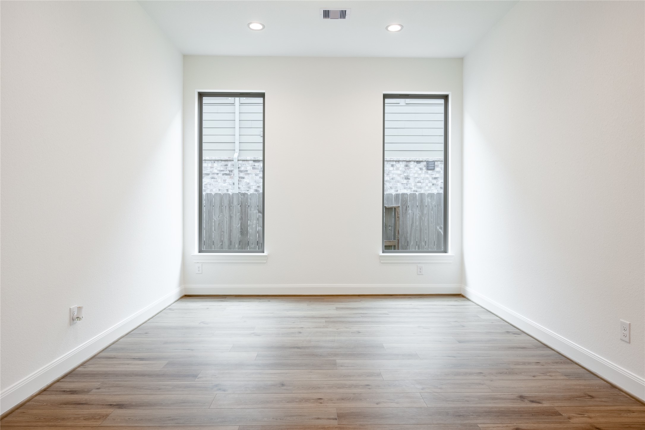 825 Laguna Green Lane Property Photo 6