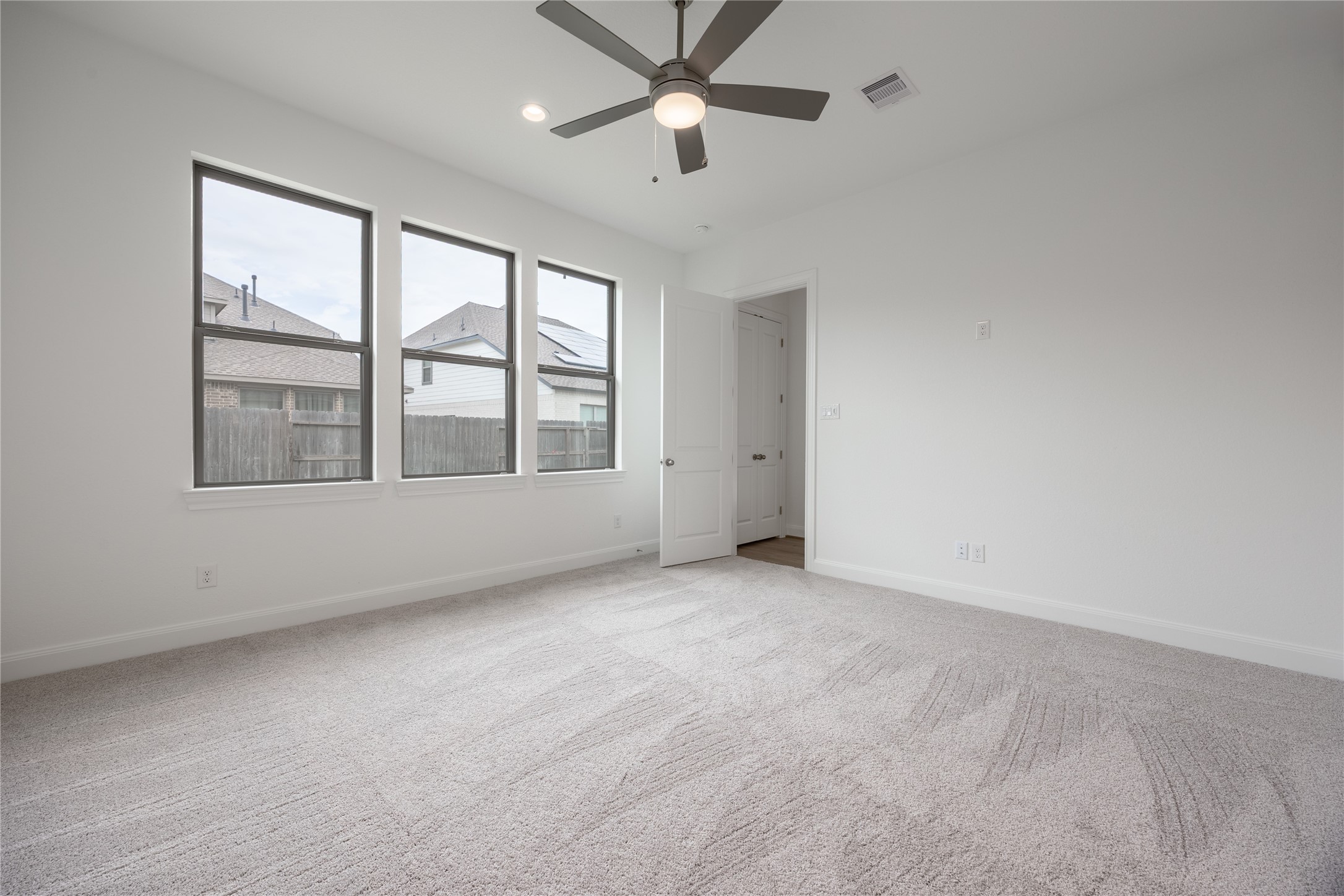 825 Laguna Green Lane Property Photo 10