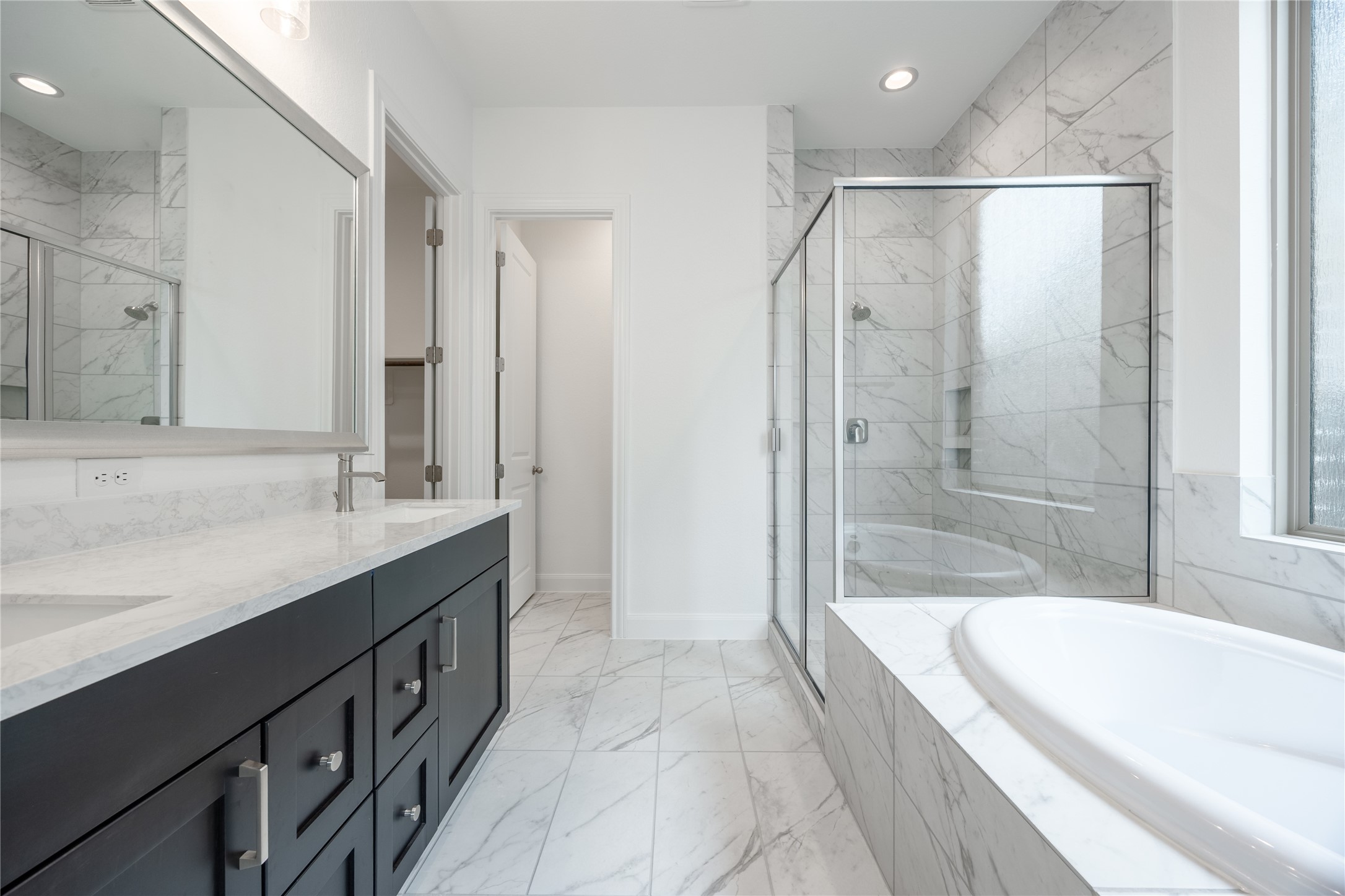 825 Laguna Green Lane Property Photo 11