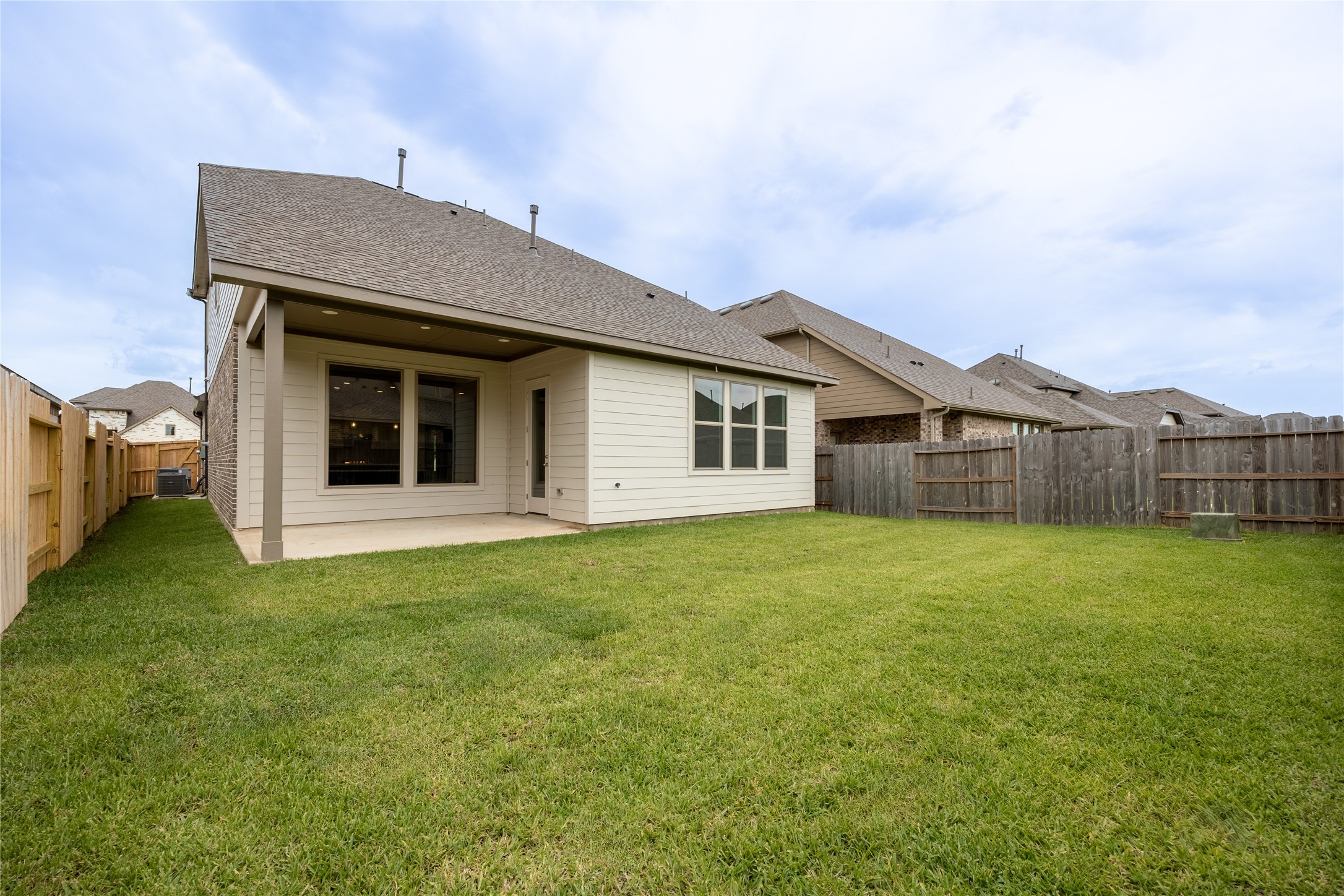 825 Laguna Green Lane Property Photo 14