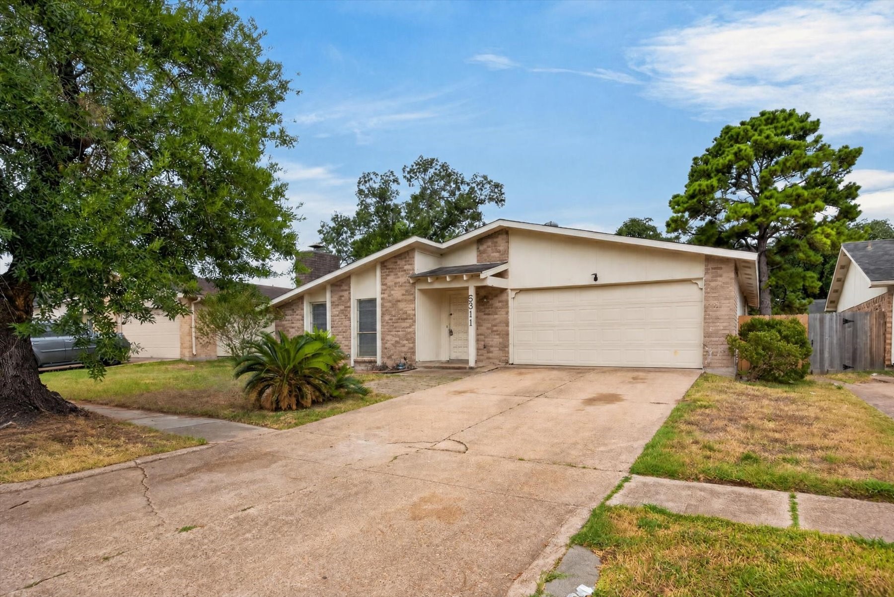 5311 Cairnleigh Drive Property Photo 2