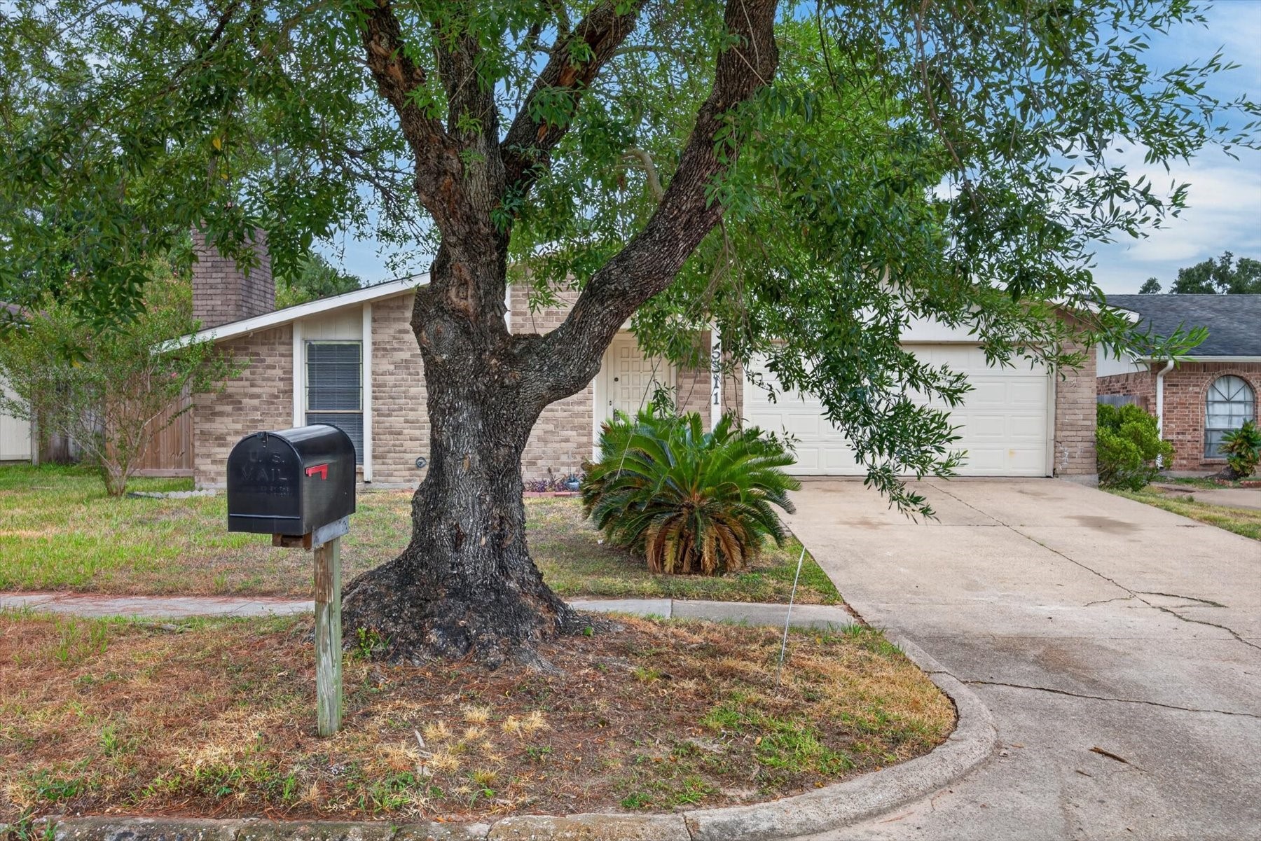 5311 Cairnleigh Drive Property Photo 3