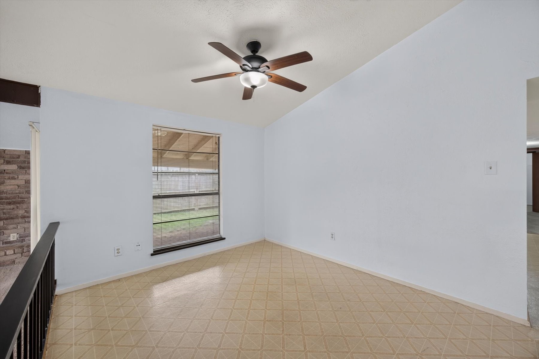 5311 Cairnleigh Drive Property Photo 12