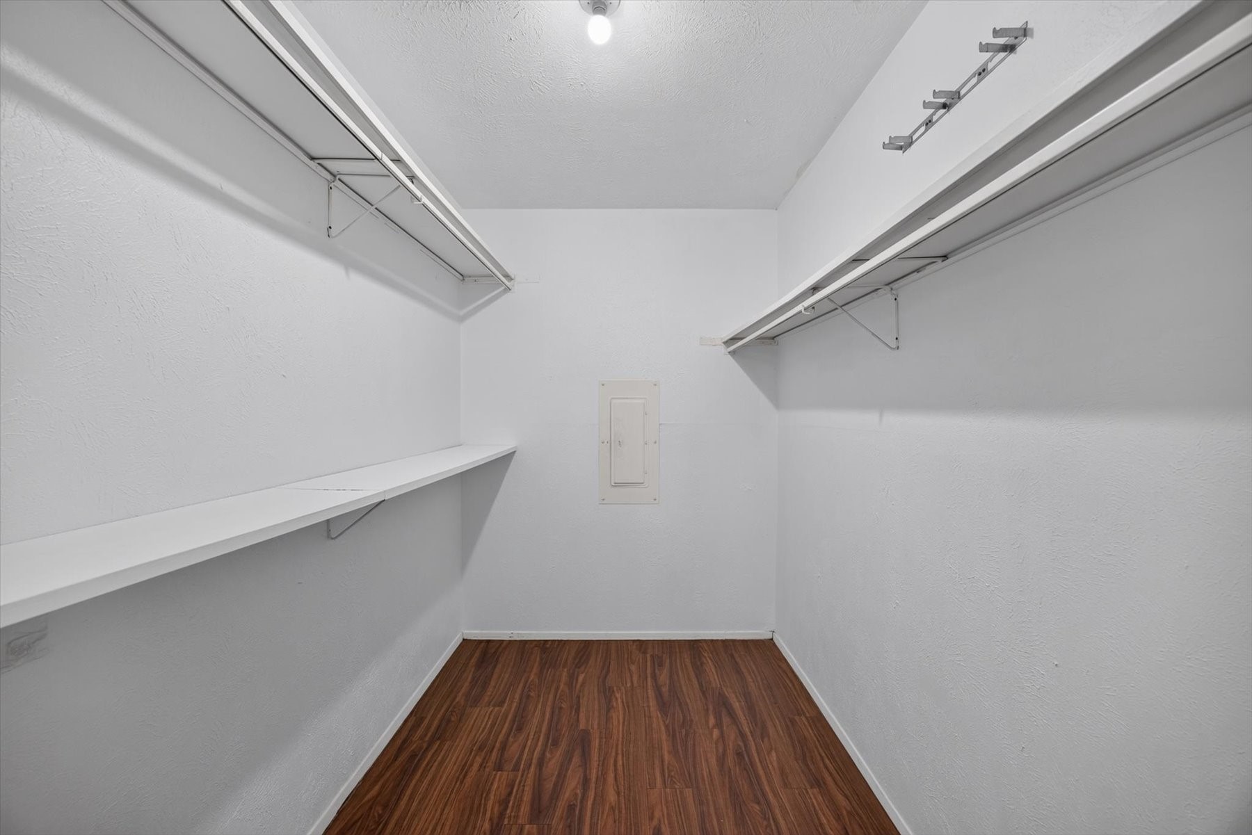 5311 Cairnleigh Drive Property Photo 17