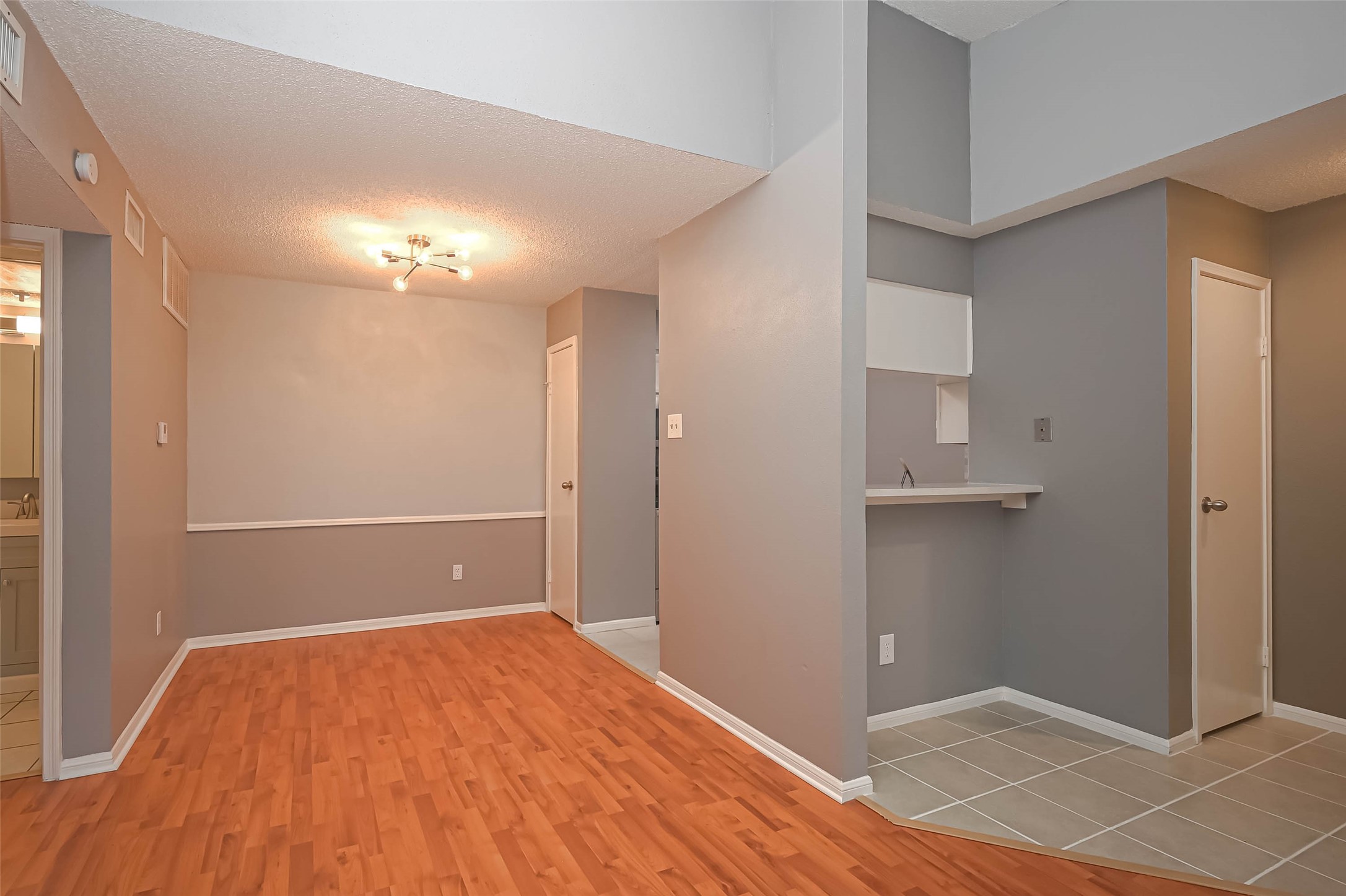2120 El Paseo Street 2108 Property Photo 6