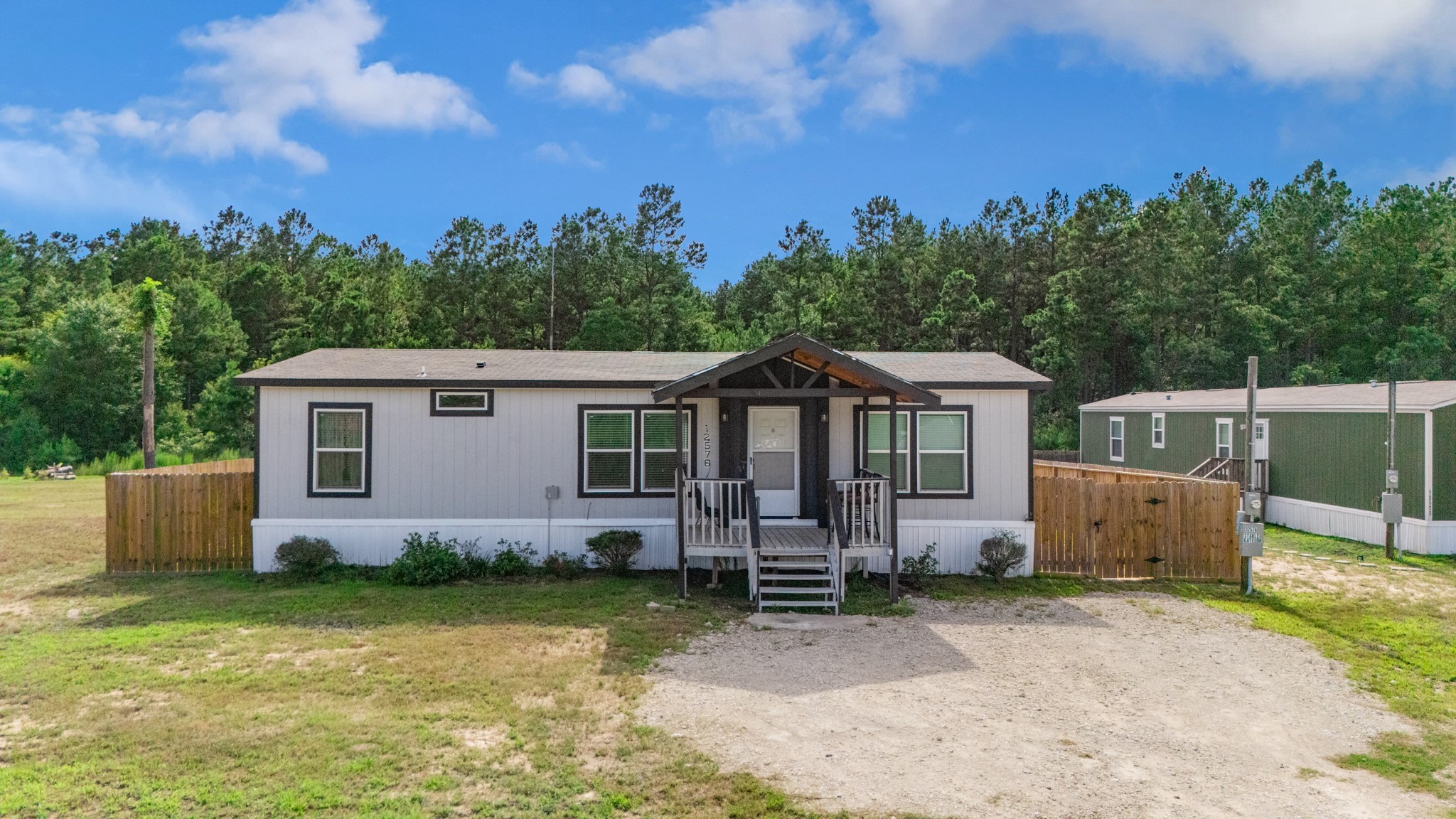 12576 Stablegate Drive Property Photo 1
