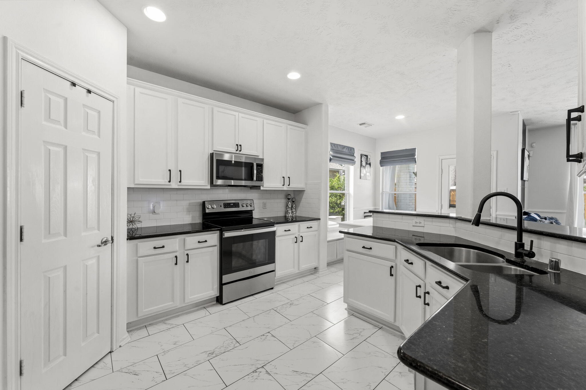 19 W Lasting Spring Circle Property Photo 17