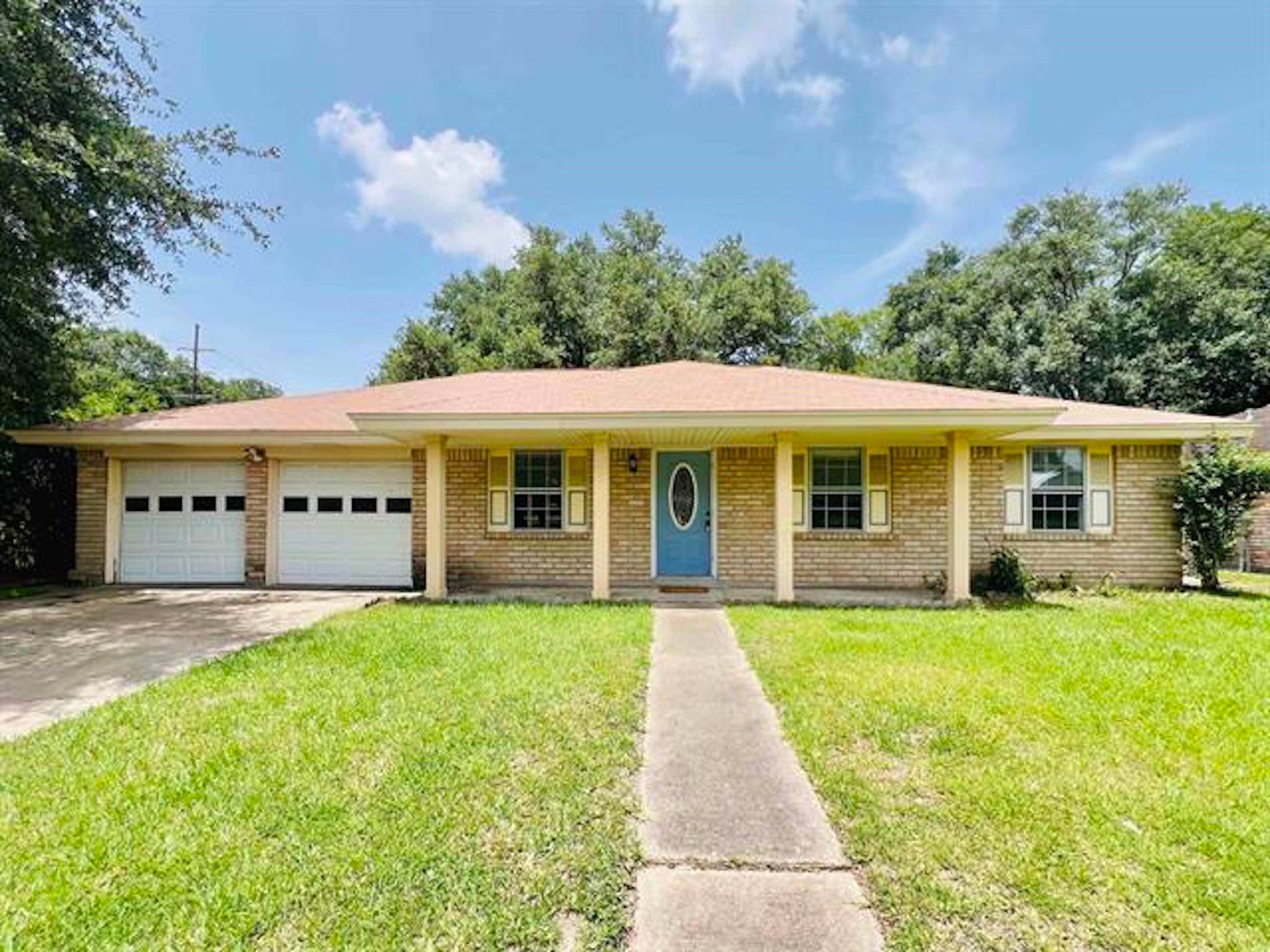 638 Camellia Avenue Property Photo 1
