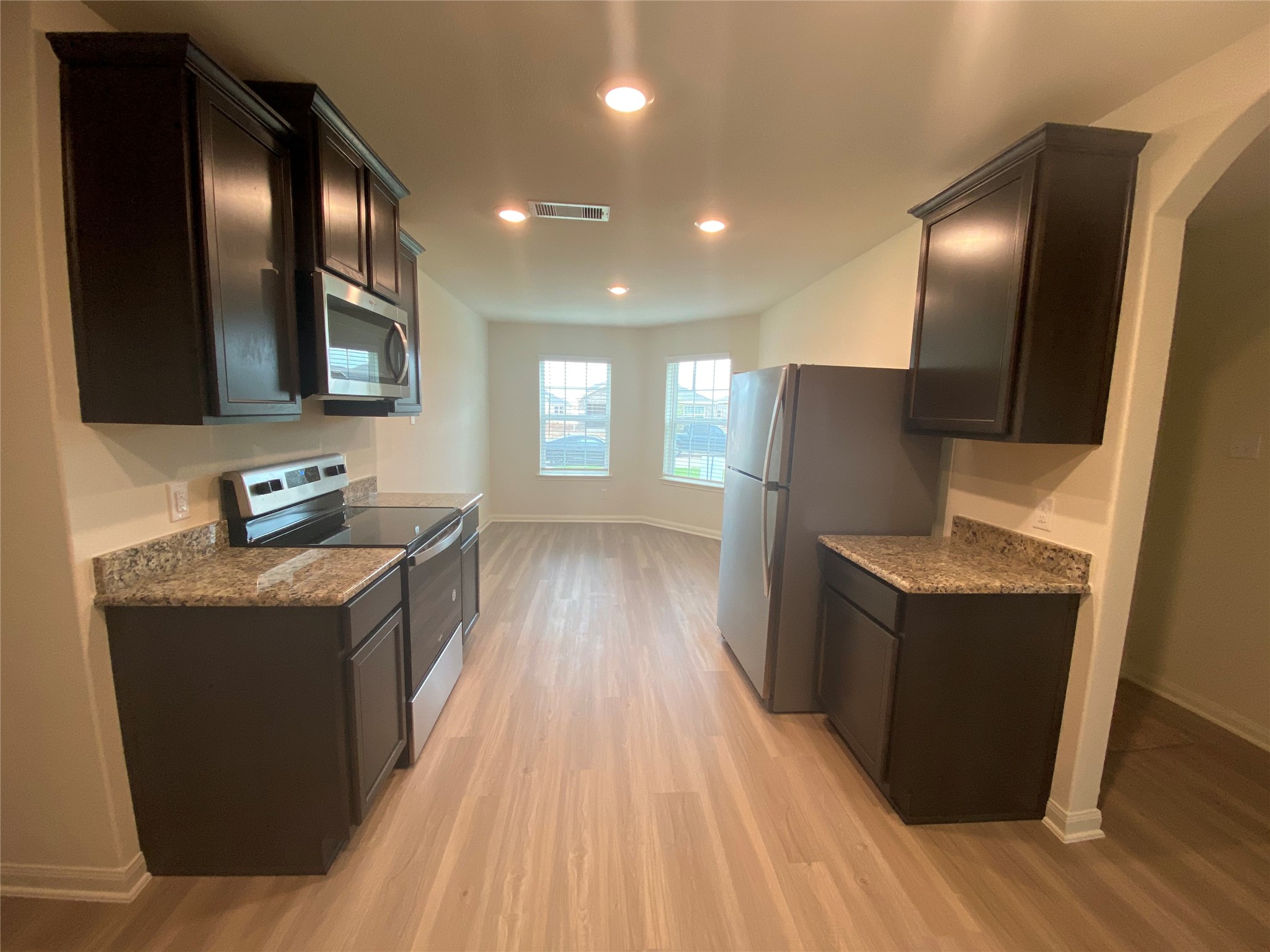 2107 Mule Ridge Drive Property Photo 4