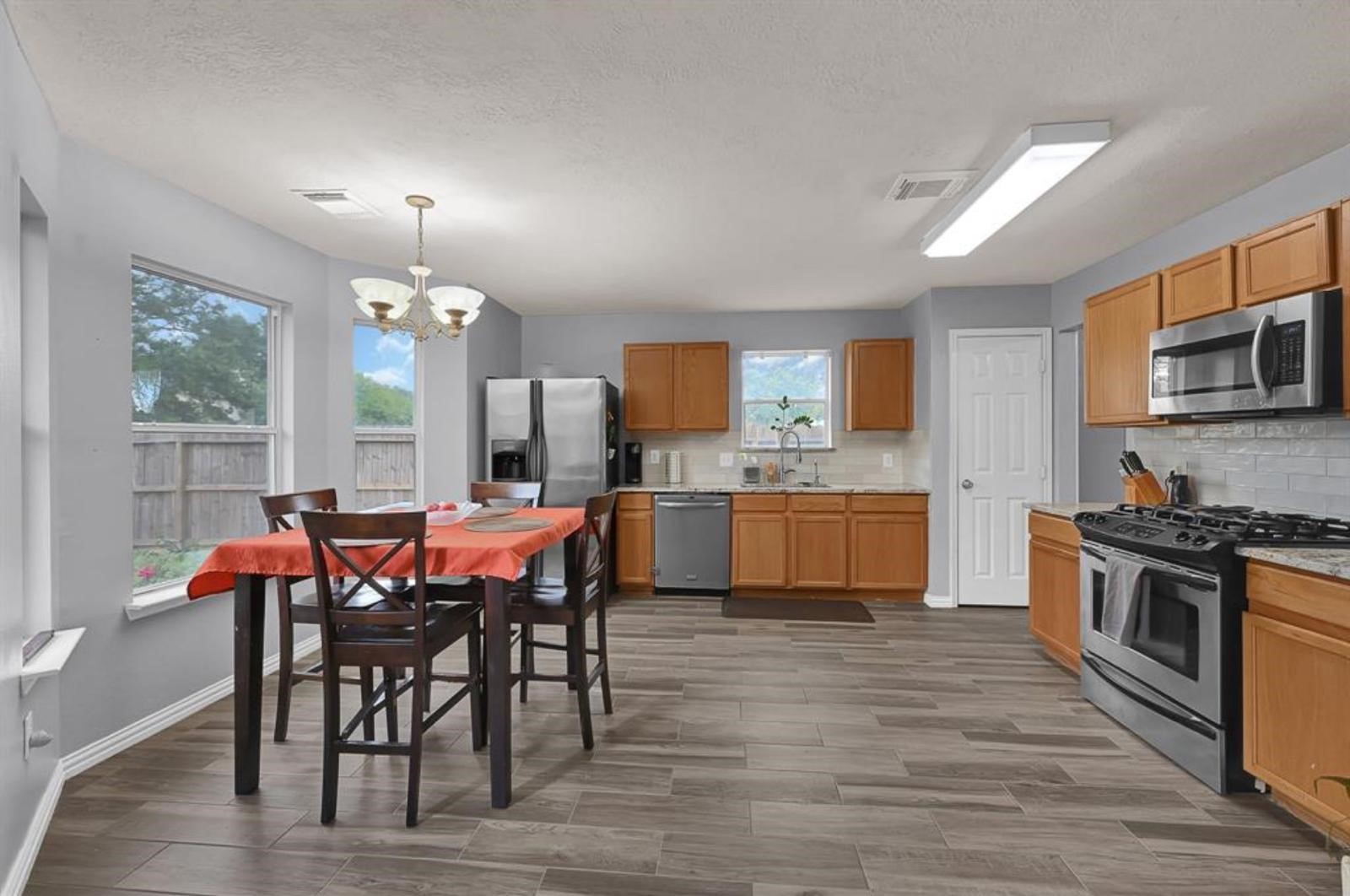 3202 Starbridge Park Lane Property Photo 4