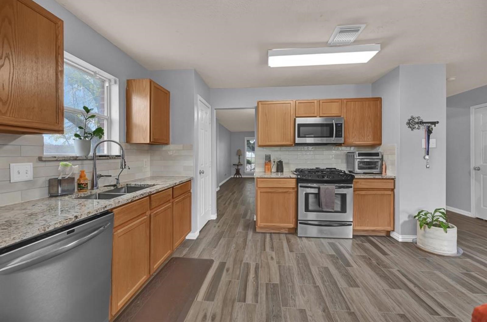 3202 Starbridge Park Lane Property Photo 5