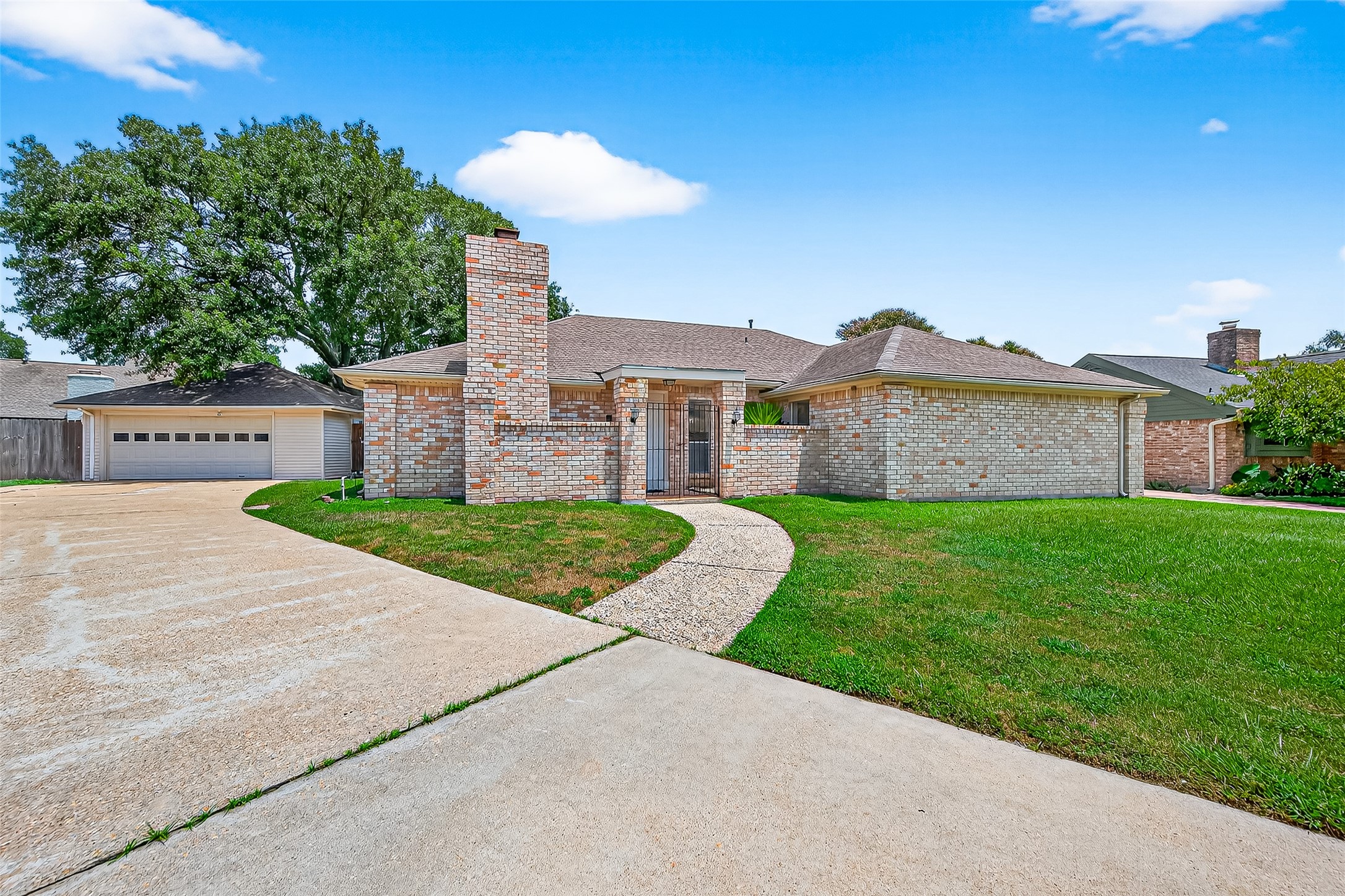 15934 Tumbling Rapids Drive Property Photo 2