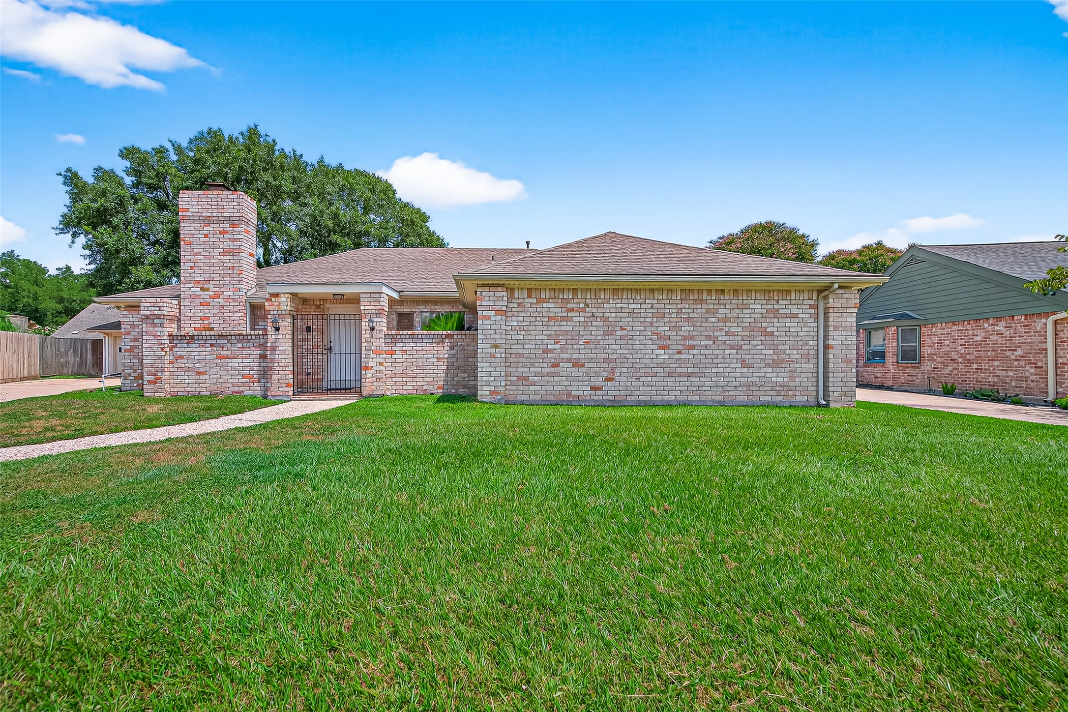 15934 Tumbling Rapids Drive Property Photo 3