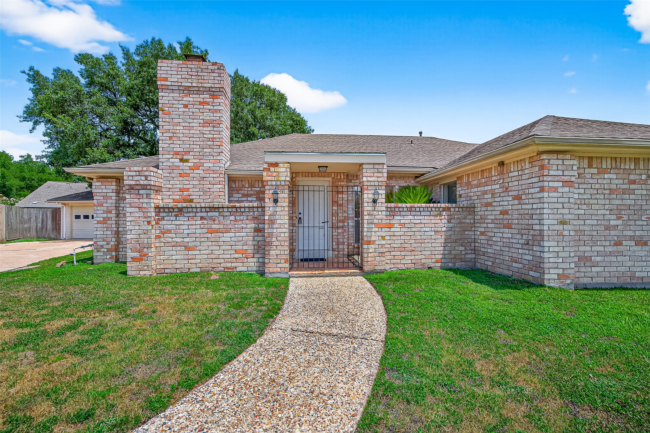 15934 Tumbling Rapids Drive Property Photo 5