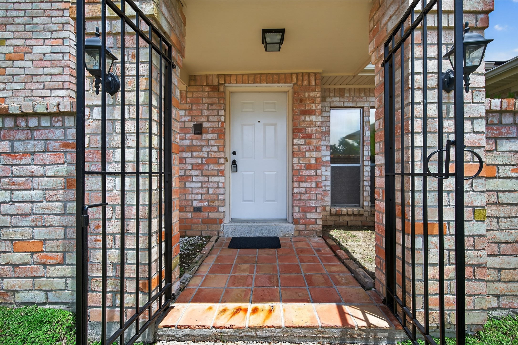 15934 Tumbling Rapids Drive Property Photo 7