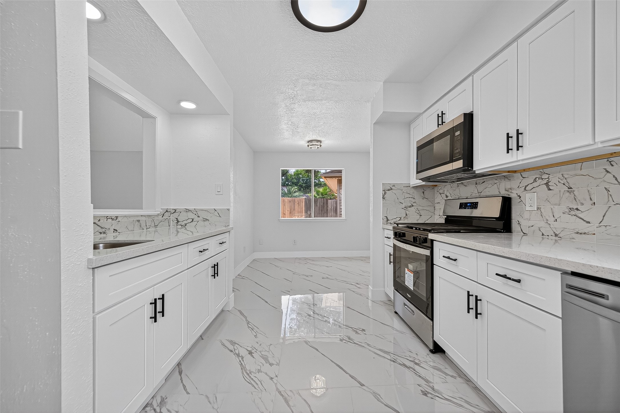 15934 Tumbling Rapids Drive Property Photo 20