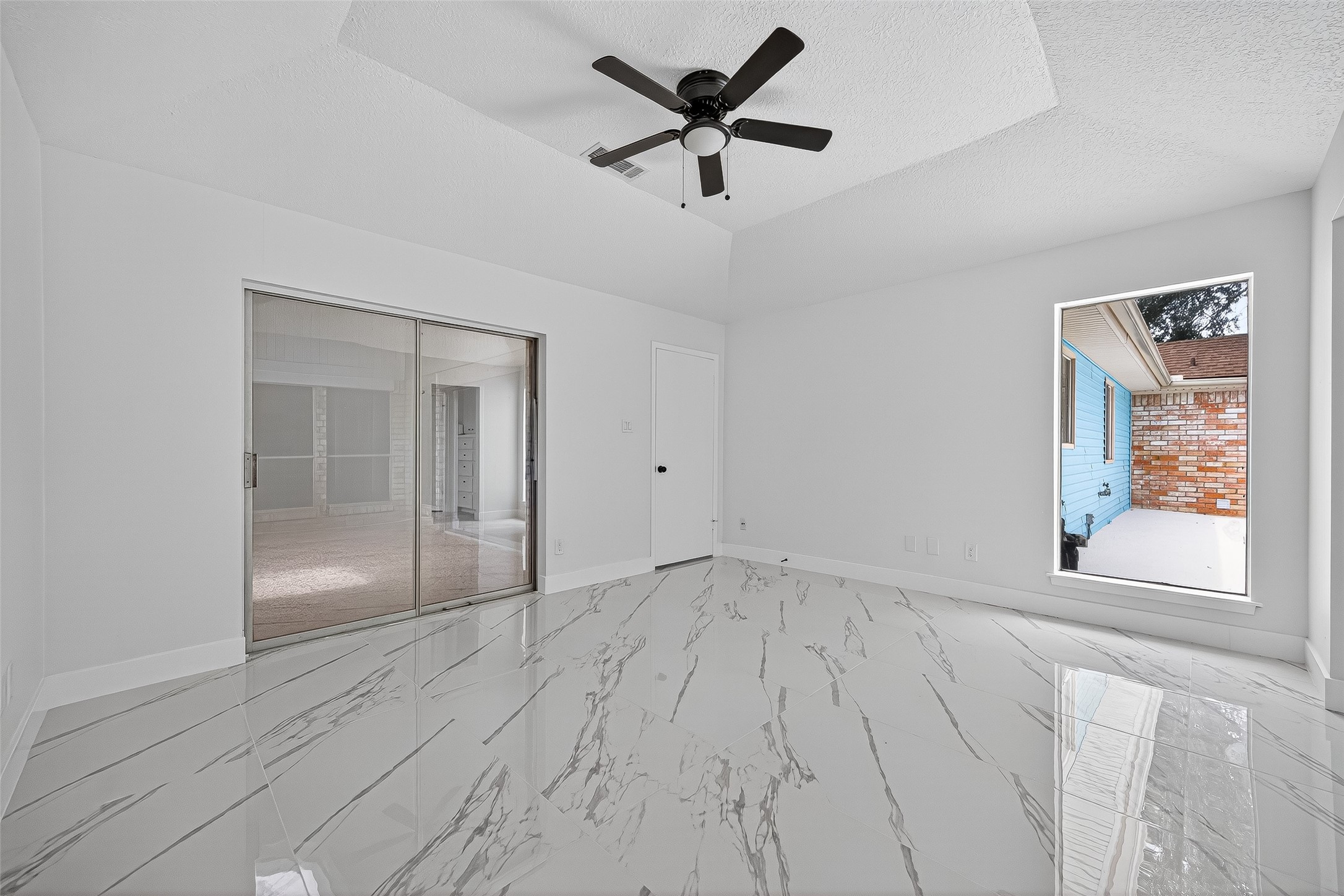 15934 Tumbling Rapids Drive Property Photo 24