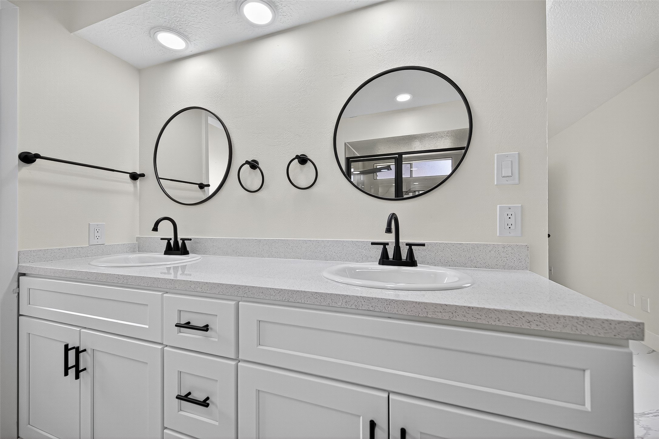 15934 Tumbling Rapids Drive Property Photo 29