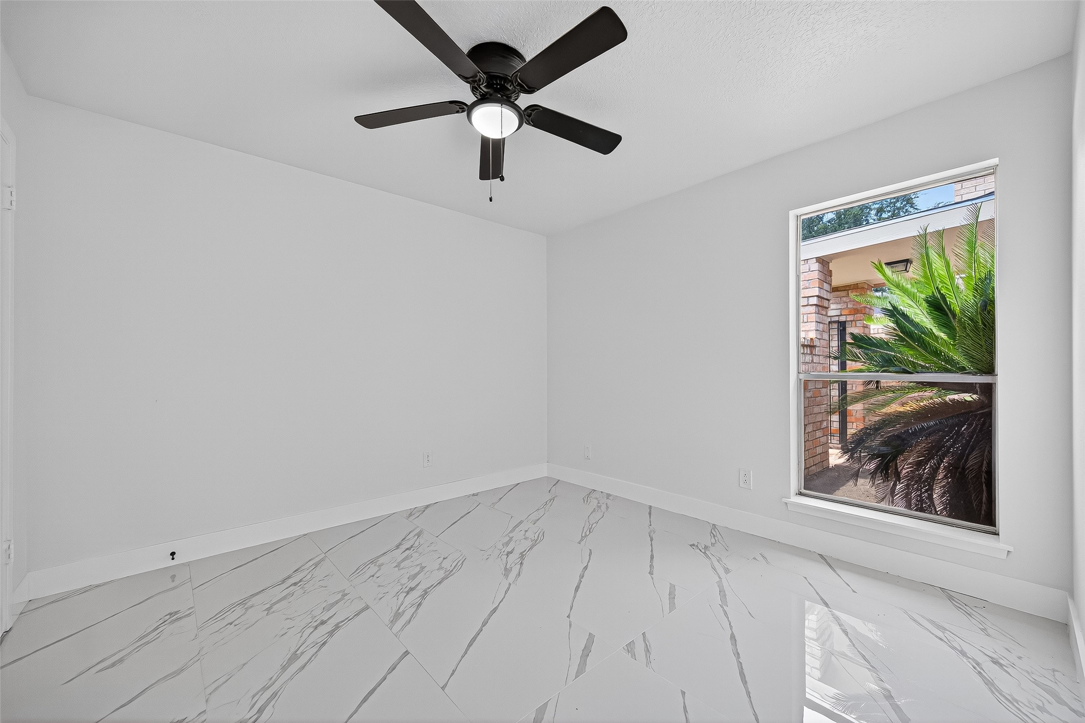 15934 Tumbling Rapids Drive Property Photo 37