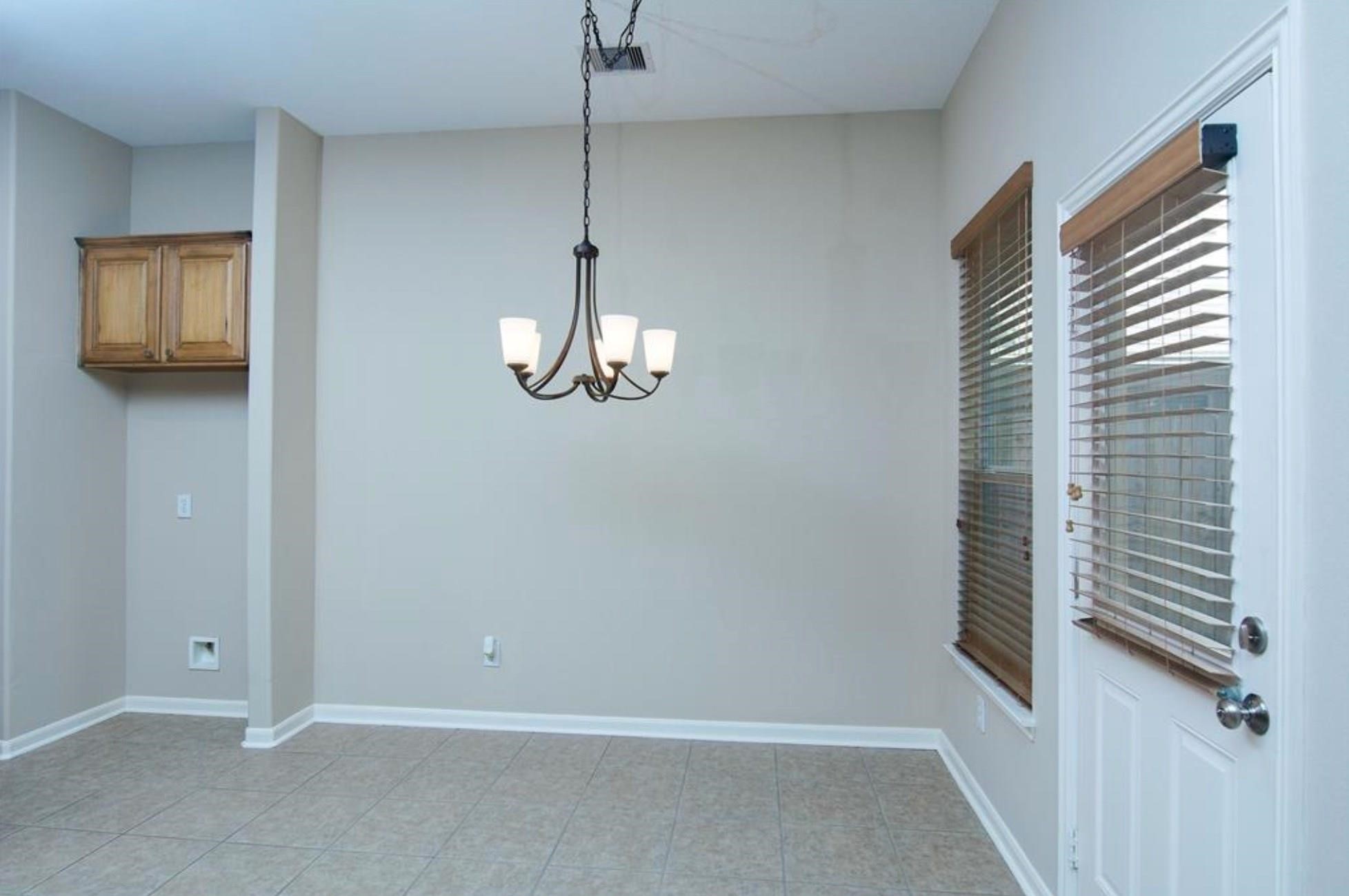 62 E Pipers Green Street Property Photo 14