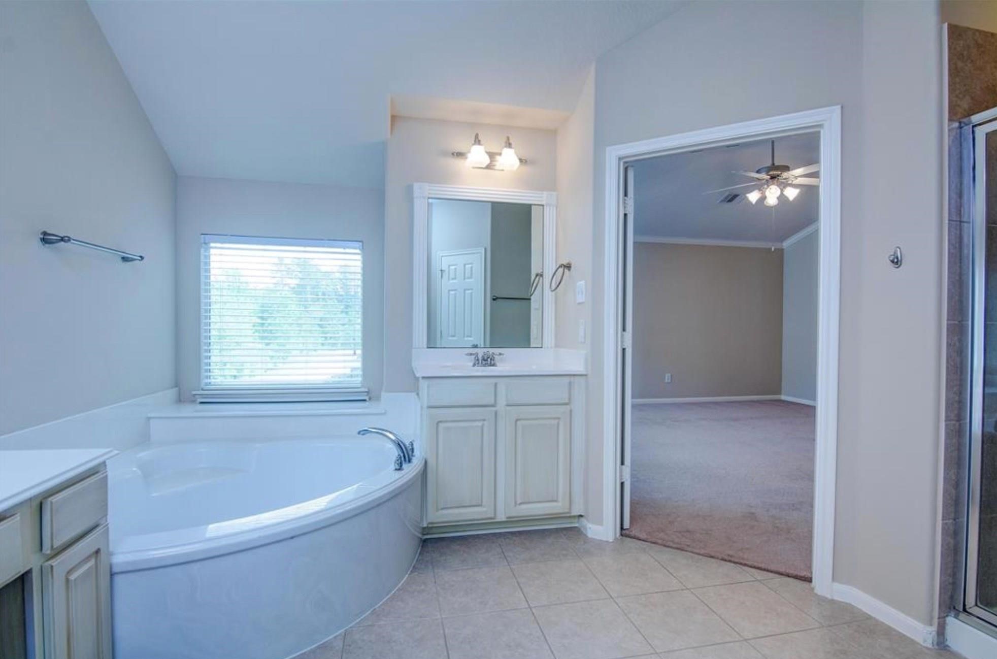 62 E Pipers Green Street Property Photo 18