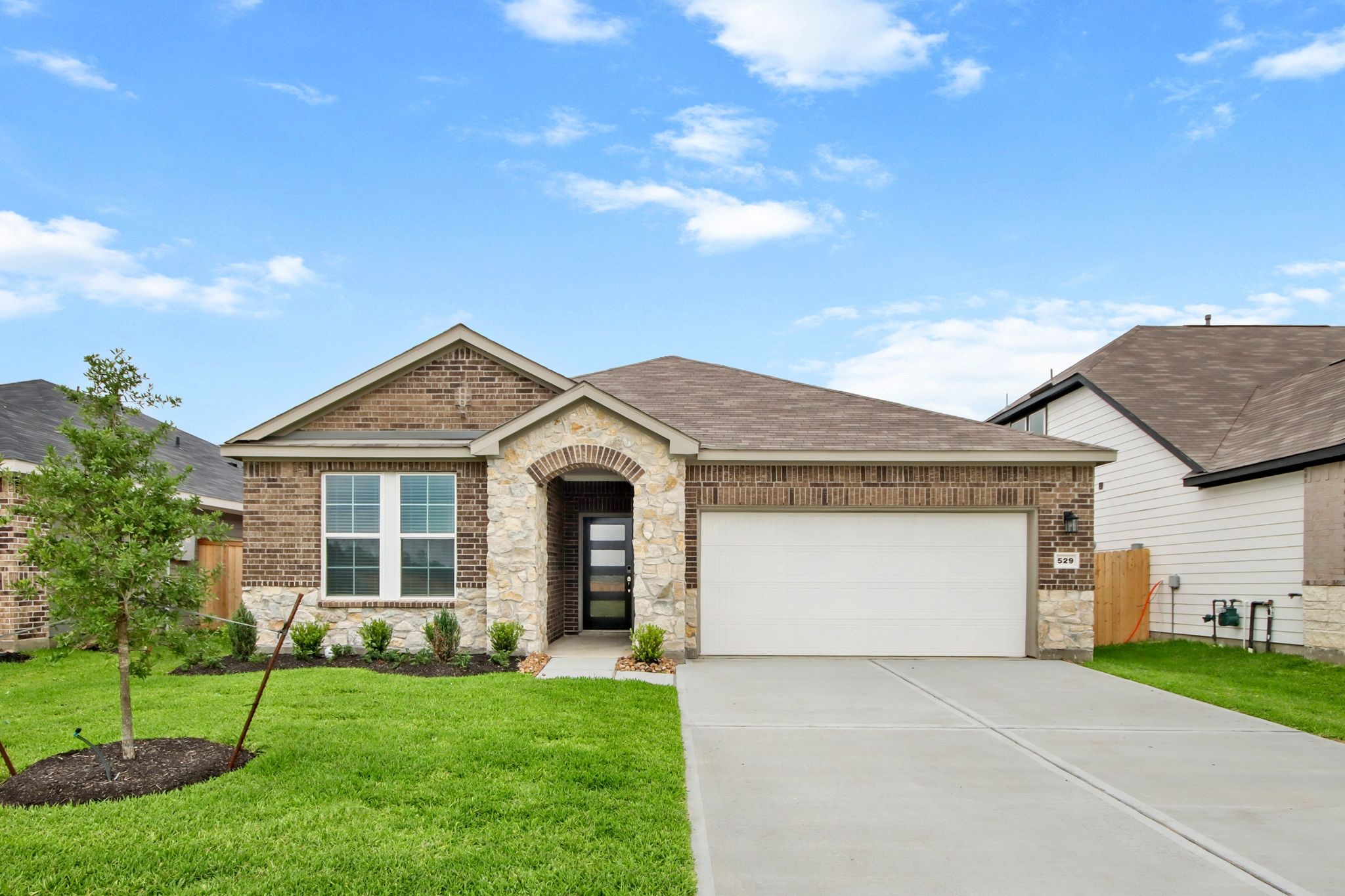 529 Wax Myrtle Way Property Photo 1