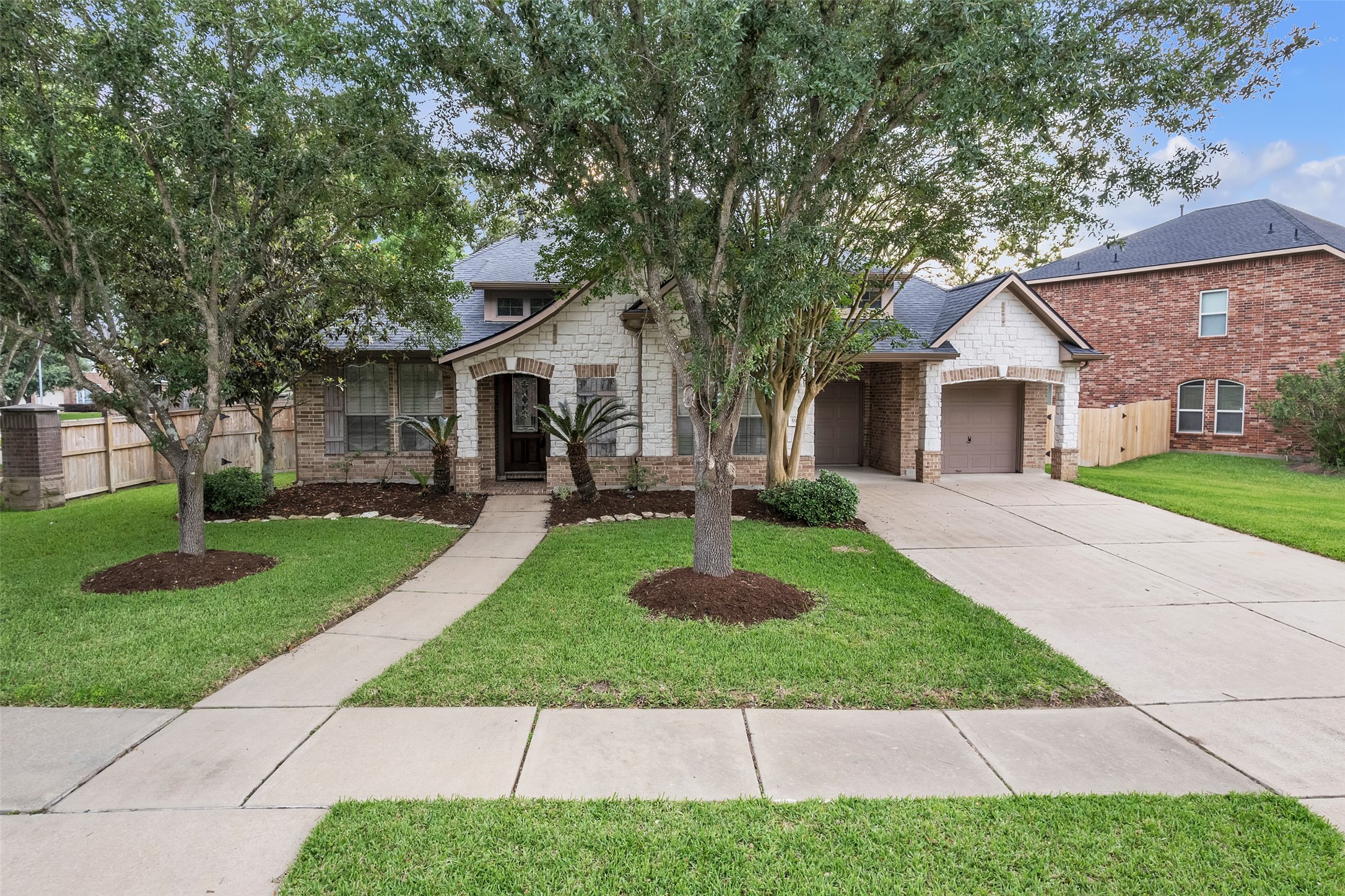 5923 Scarlett Bay Court Property Photo 1