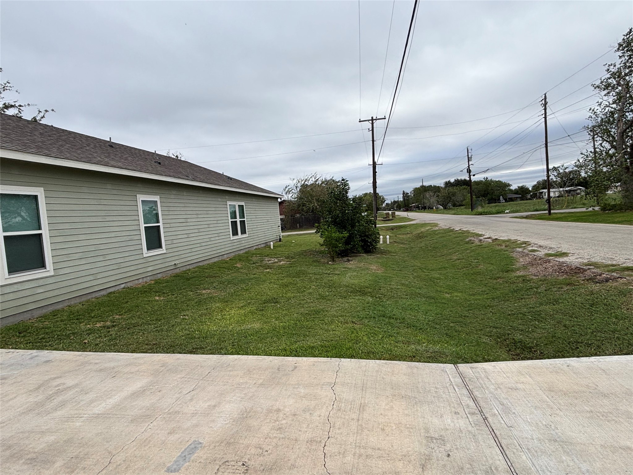 668 Commerce Street Property Photo 3