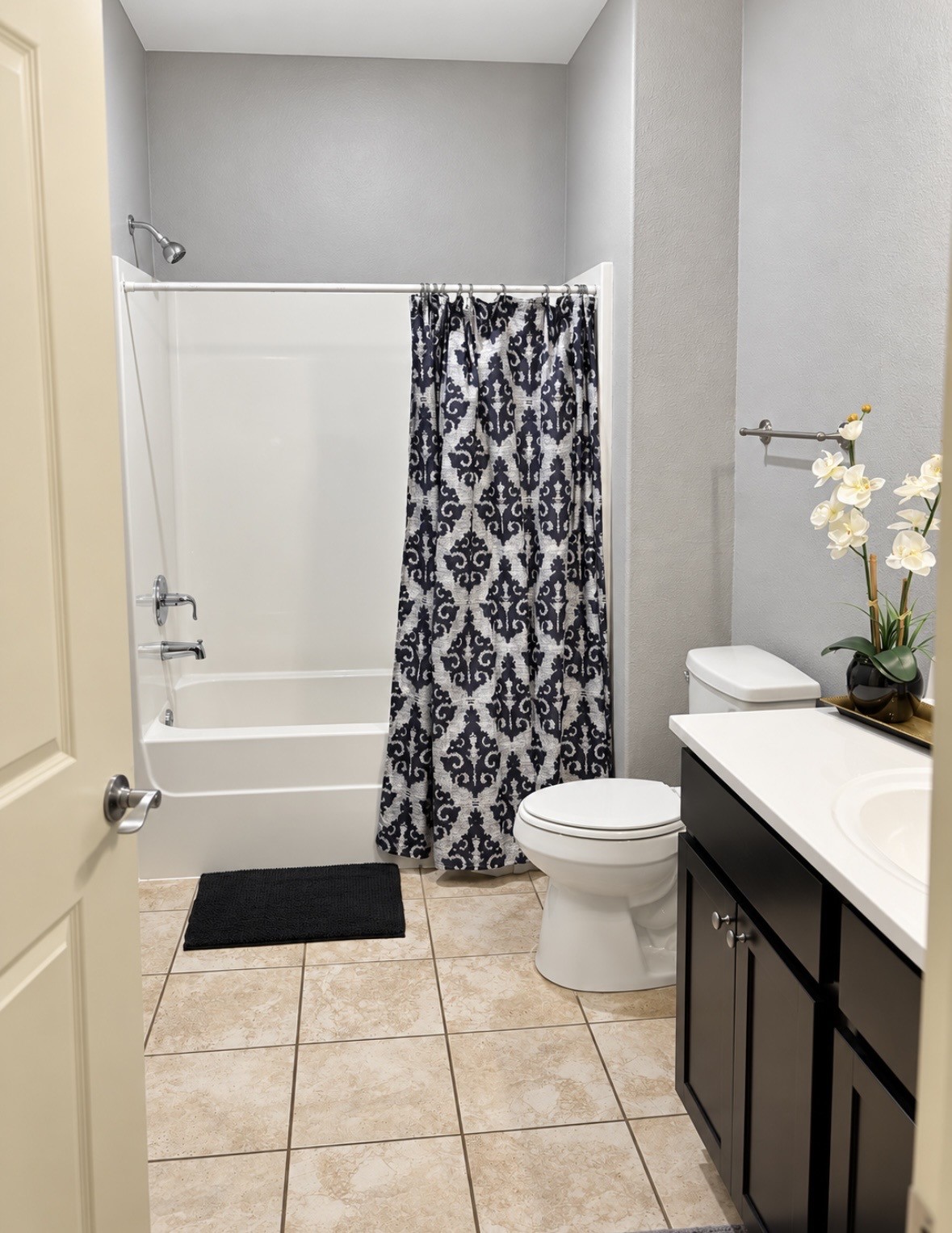 668 Commerce Street Property Photo 9