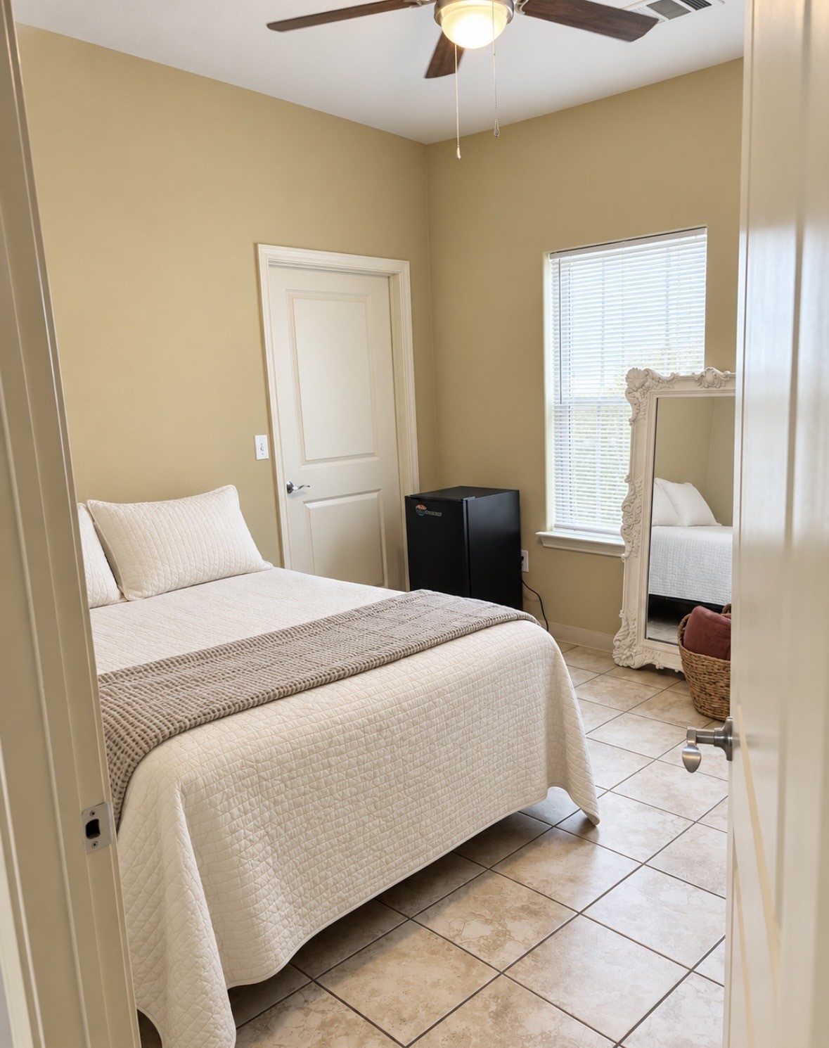 668 Commerce Street Property Photo 12