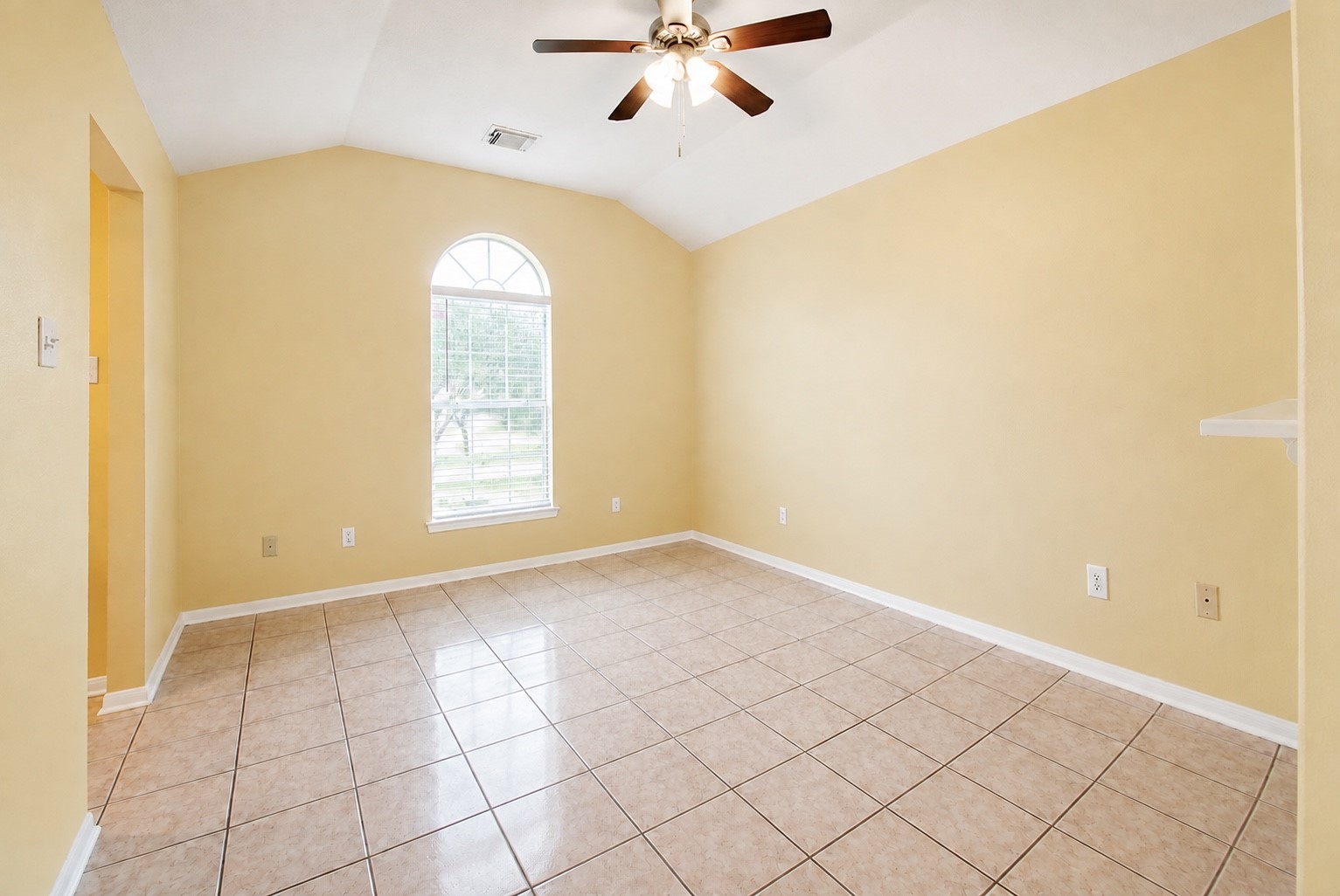 24106 Broken Bow Lane Property Photo 6