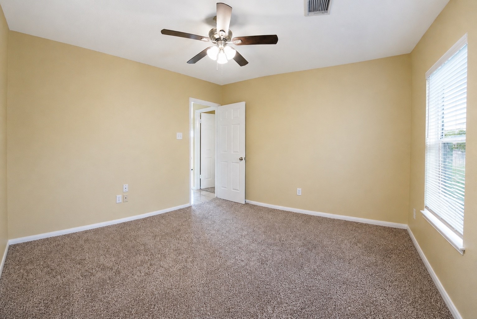 24106 Broken Bow Lane Property Photo 13